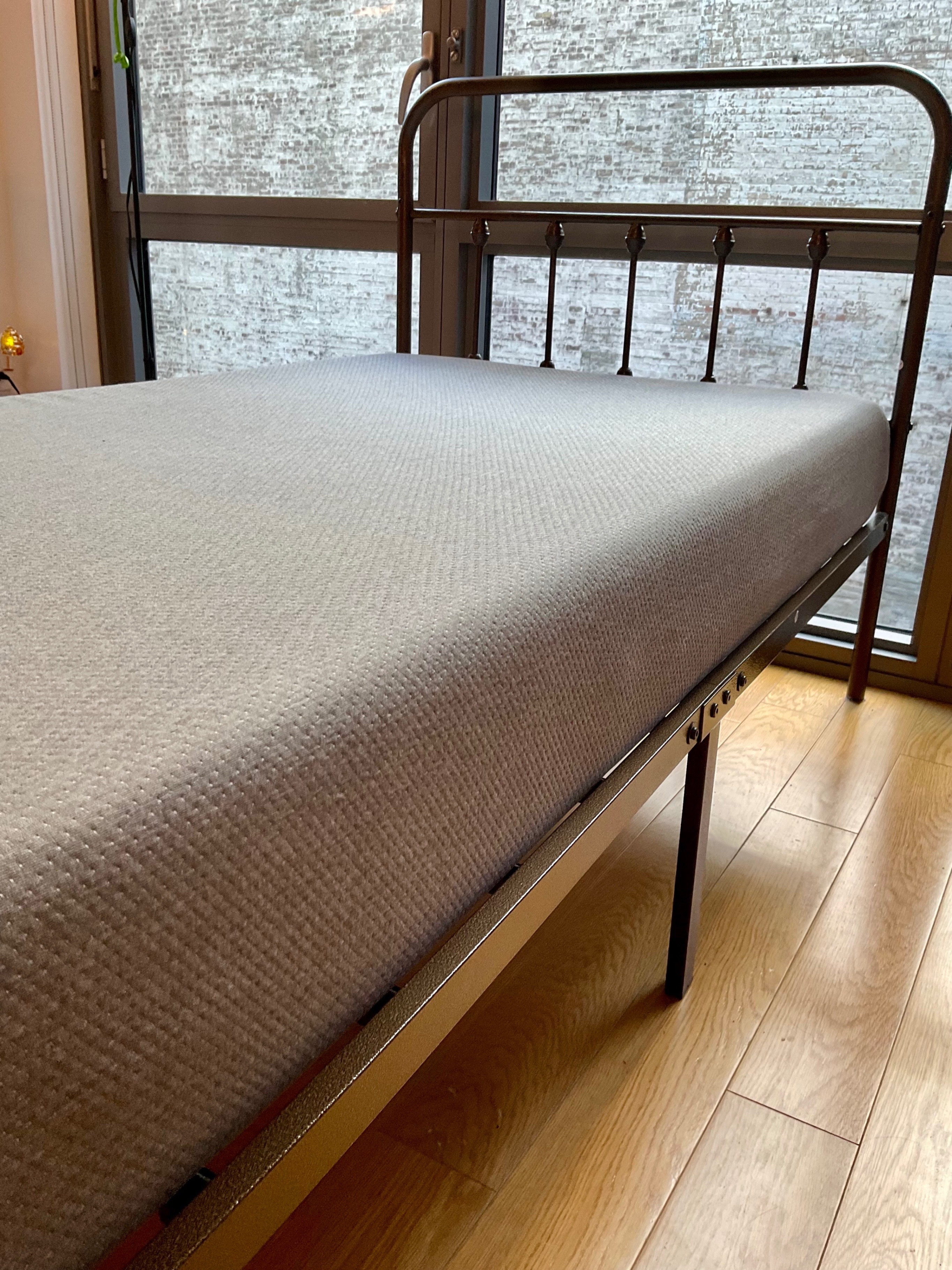 8’’ Twin Memory Foam Mattress in Gray