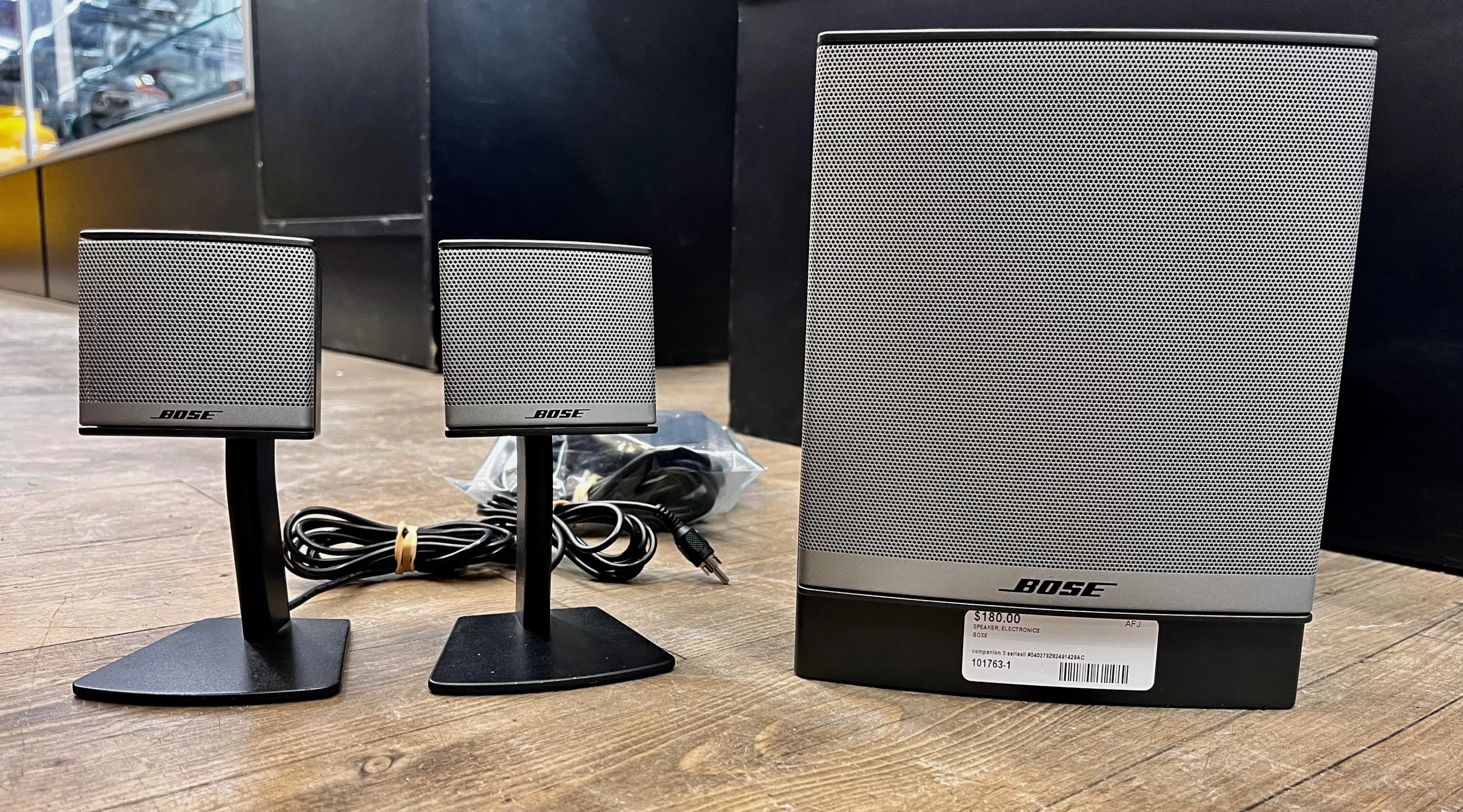 Bose Companion 2 Series III Multimedia Speaker System thumbnail