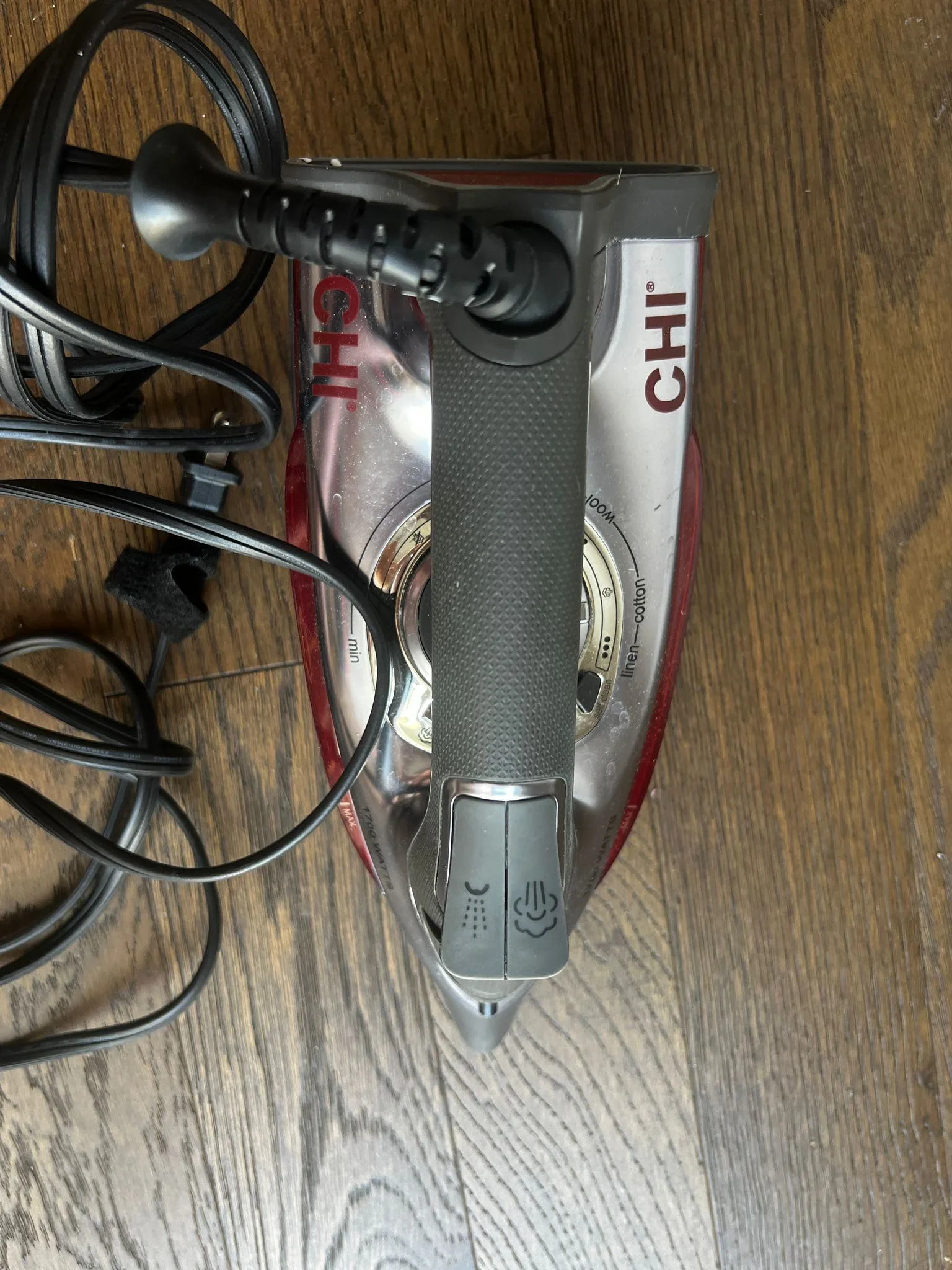 CHI Professional Steam Iron – Adjustable Temp, XL Cord image indicator(7)