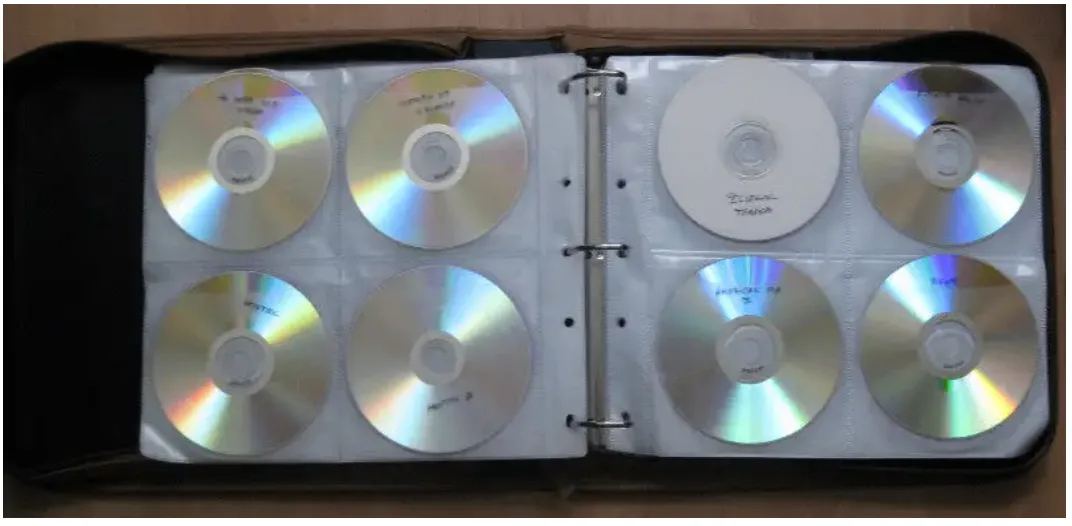 CD, DVD, Blu-Ray Carry on album type case (perfect condition) thumbnail