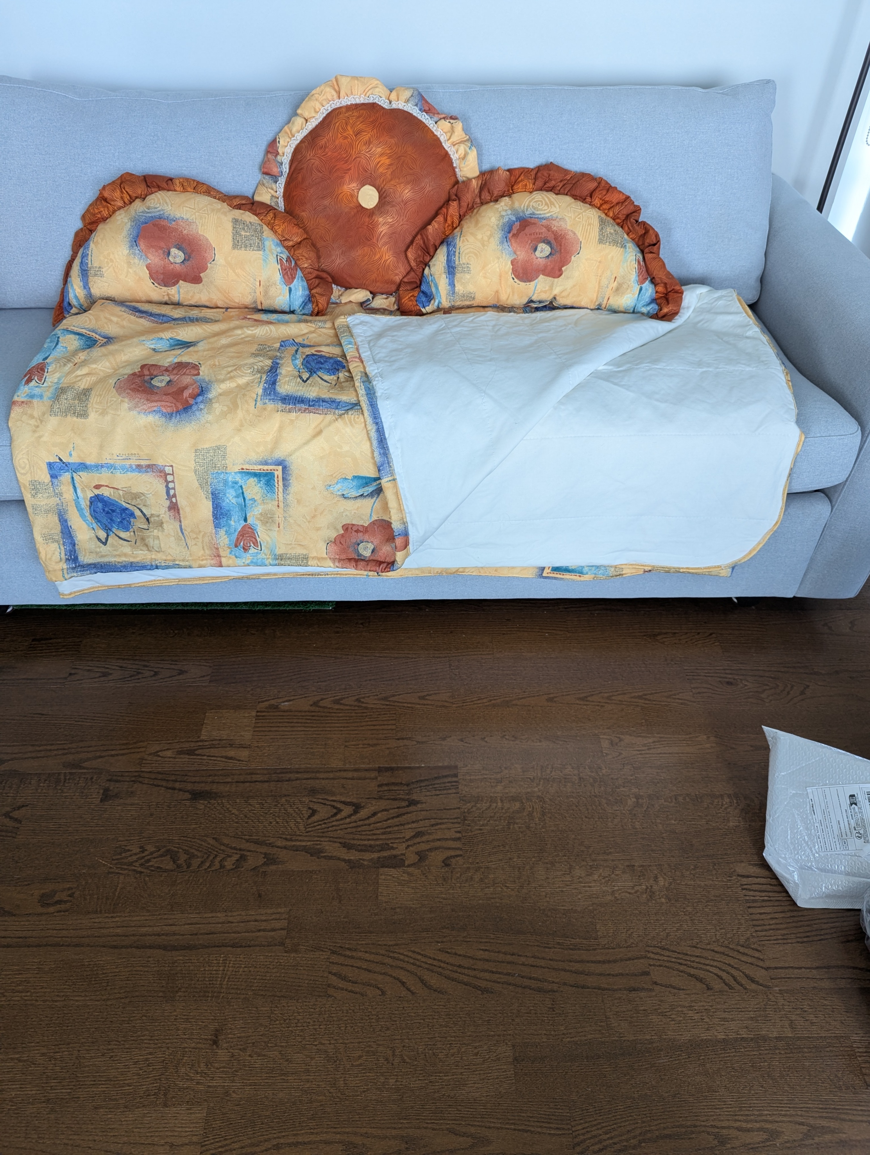 fullsize bed cover and cushions