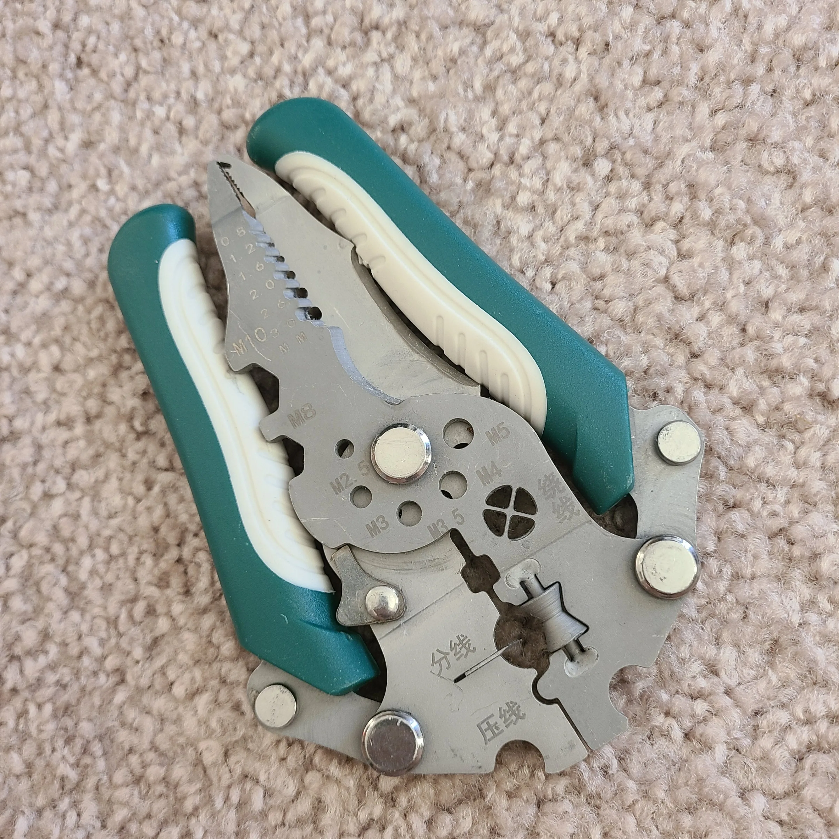 Heavy-Duty All-in-One Wire Stripper & Crimper Pliers image indicator(2)