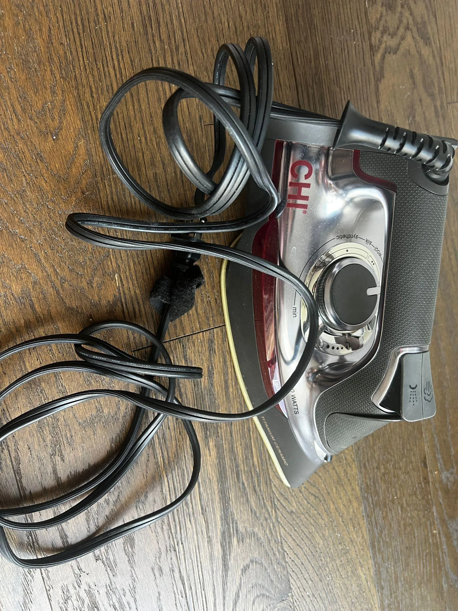 CHI Professional Steam Iron – Adjustable Temp, XL Cord image indicator(8)