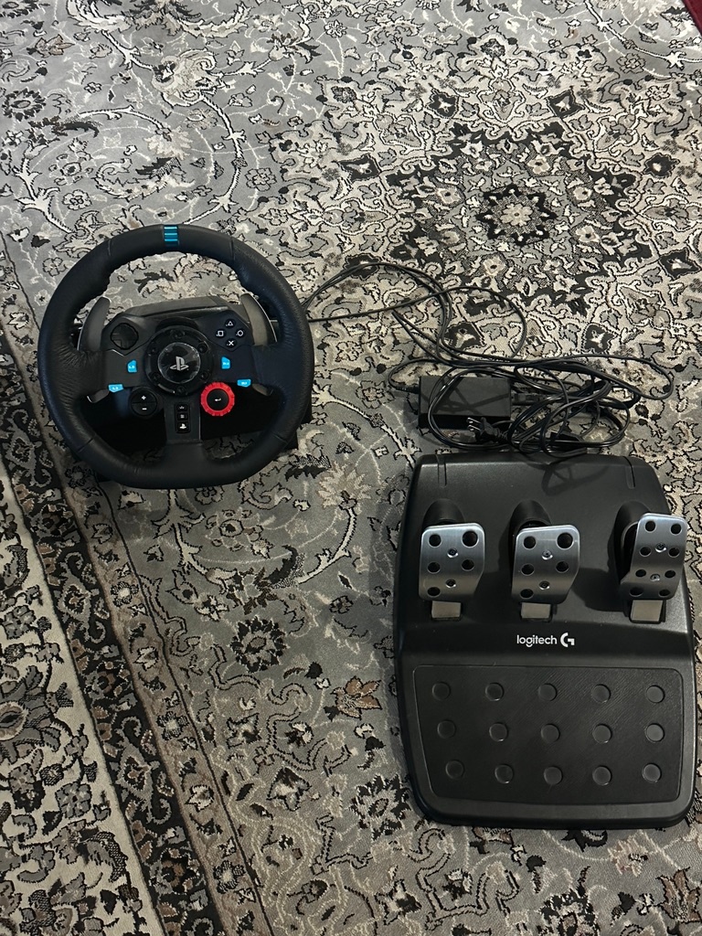 Logitech G29 Driving Force Racing Wheel and Floor Pedals - Black - photo 2