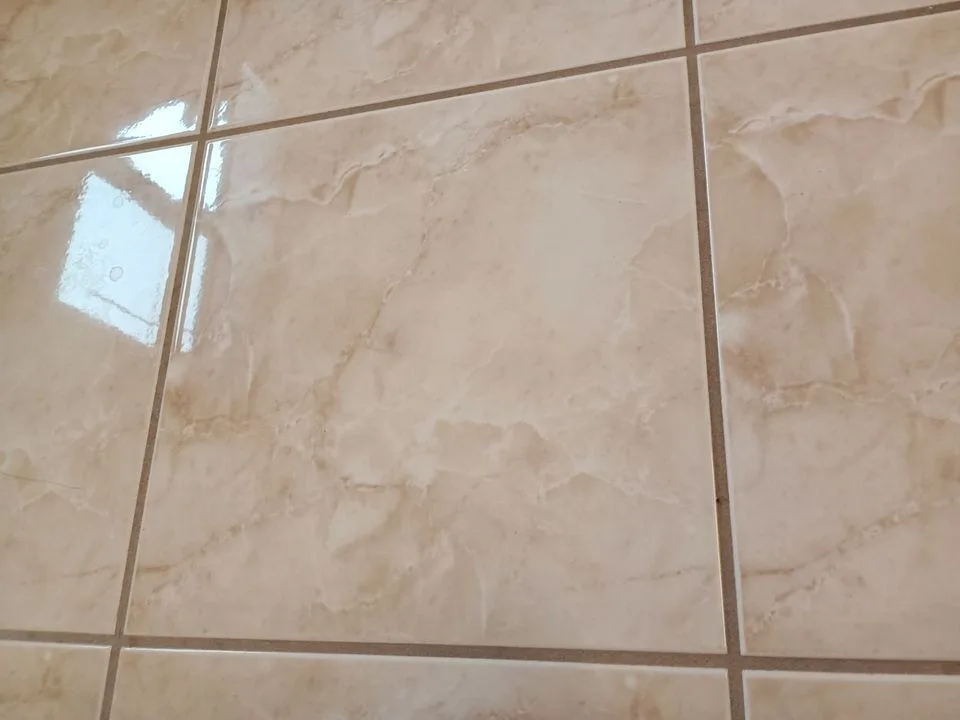 NEW UNUSED Platinum Ceramics Polished Floor Tiles image indicator(3)