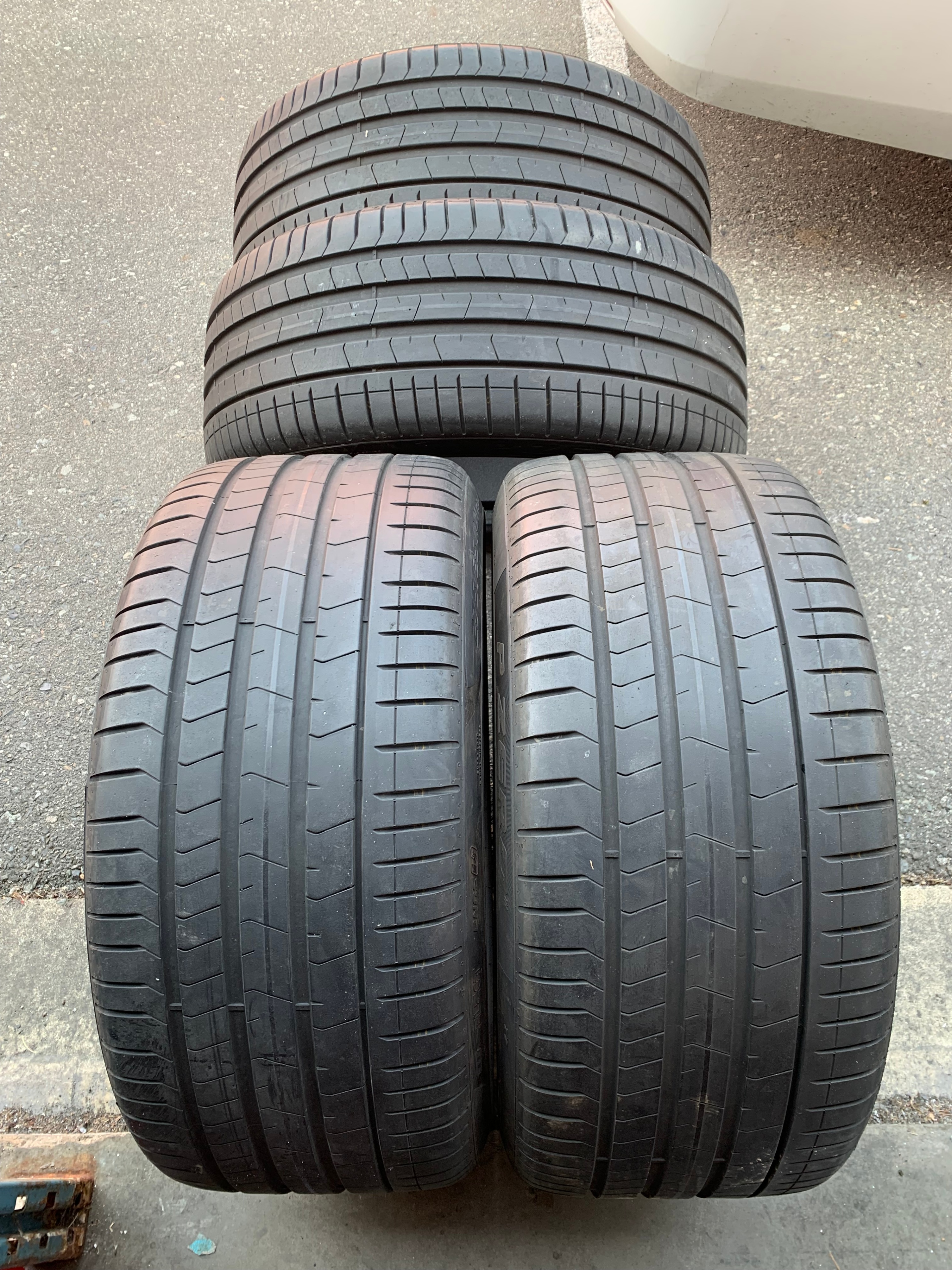 Set of 255/35/21 and 275/35/21 Pirelli Pzero Pz4 awesome shape