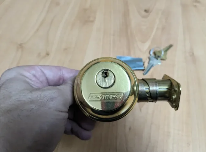 Schlage door lock {READ AD} thumbnail