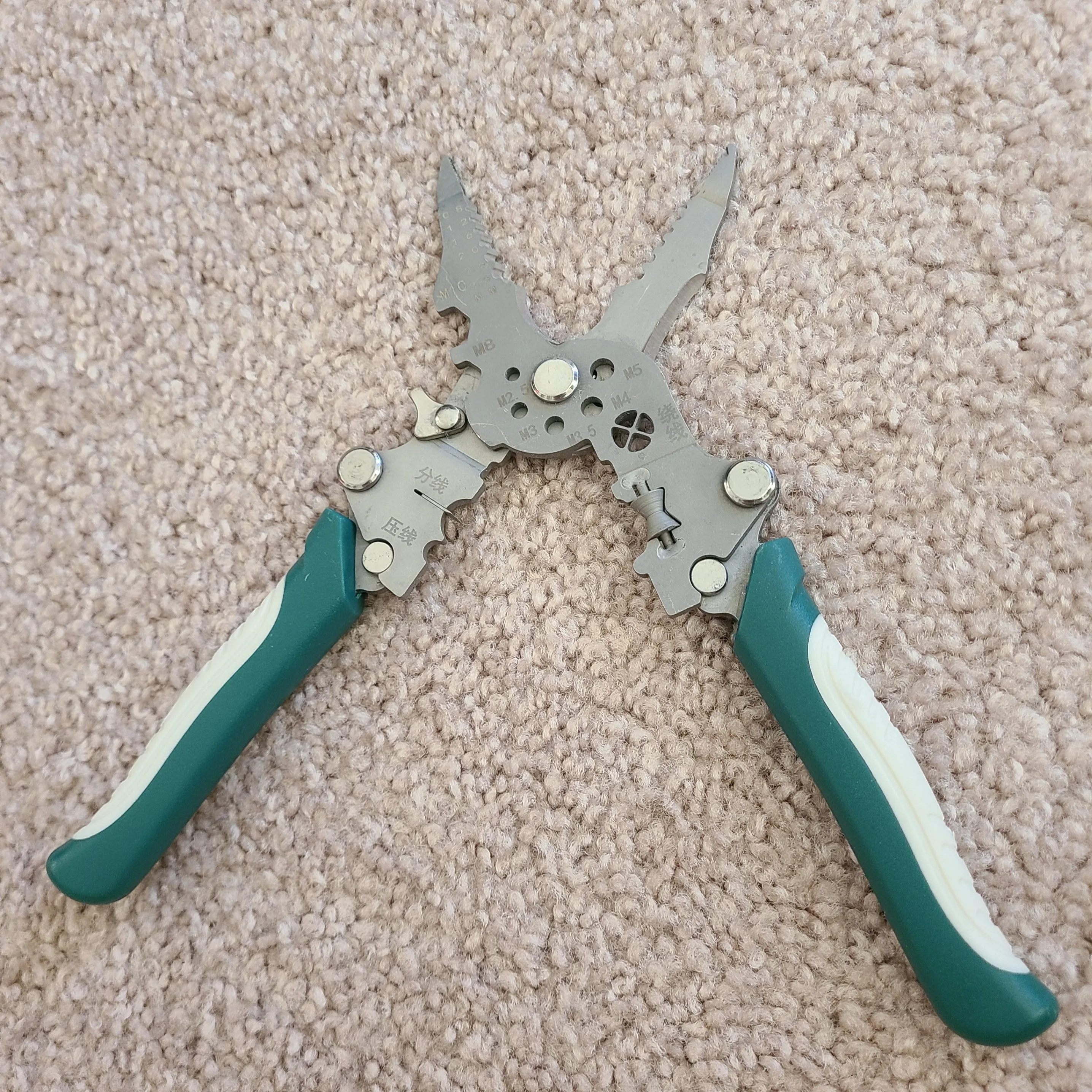 Heavy-Duty All-in-One Wire Stripper & Crimper Pliers image indicator(6)