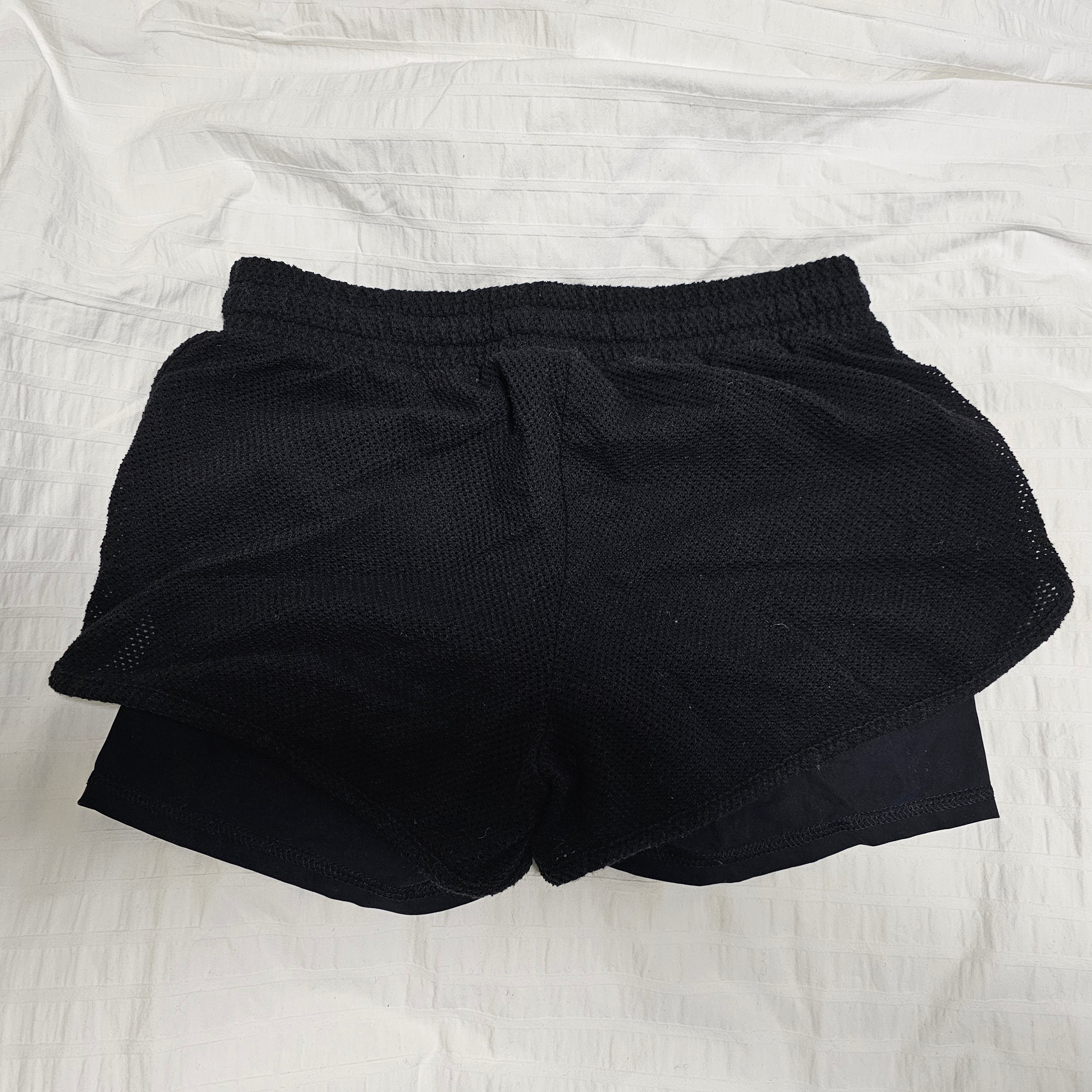 Aritzia The Constant Blasis Shorts - 2017 - Black - Sz S - photo 3