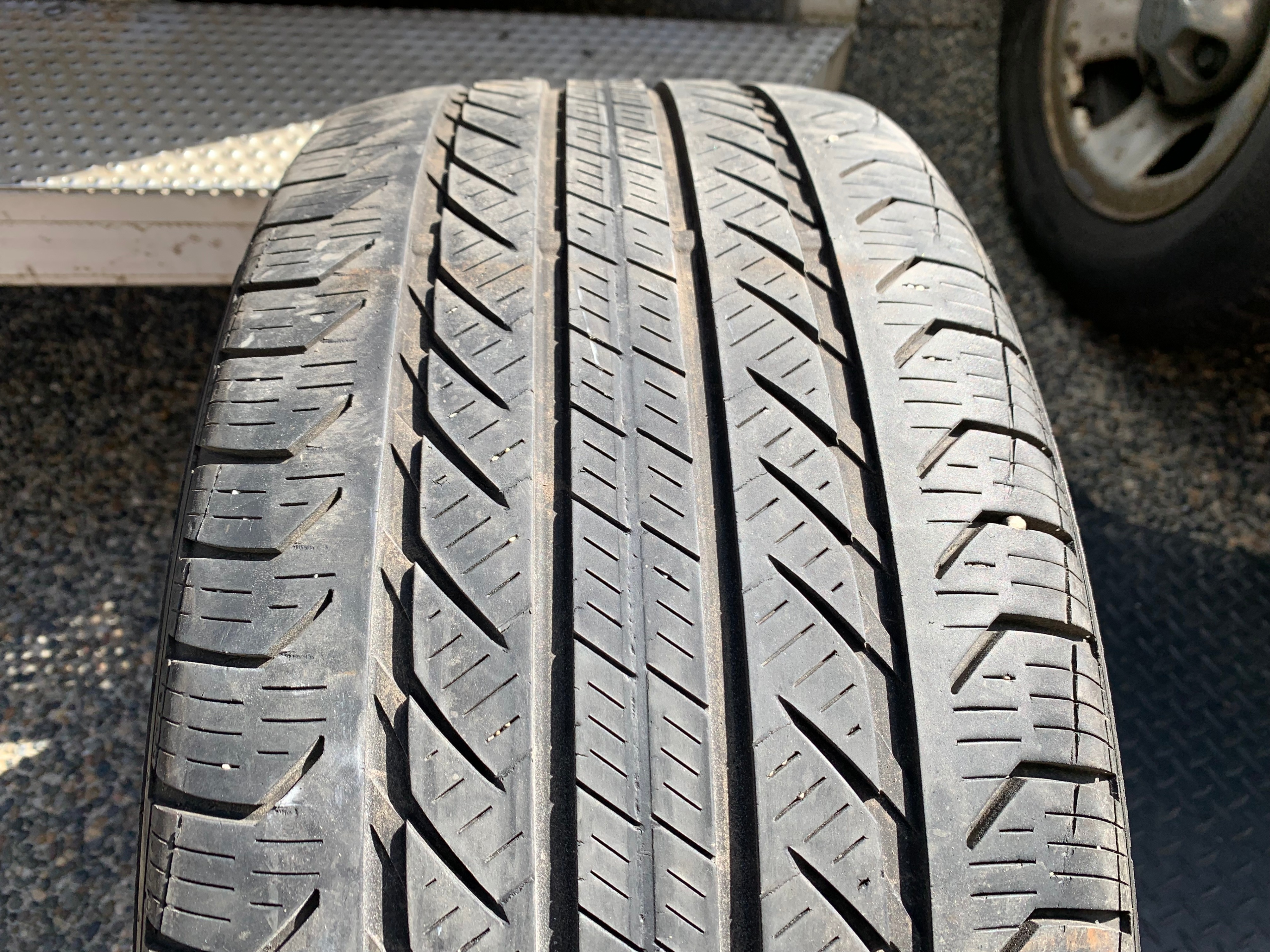 1 X single 245/40/18 Continental pro contact GX SSR 50% tread - photo 3