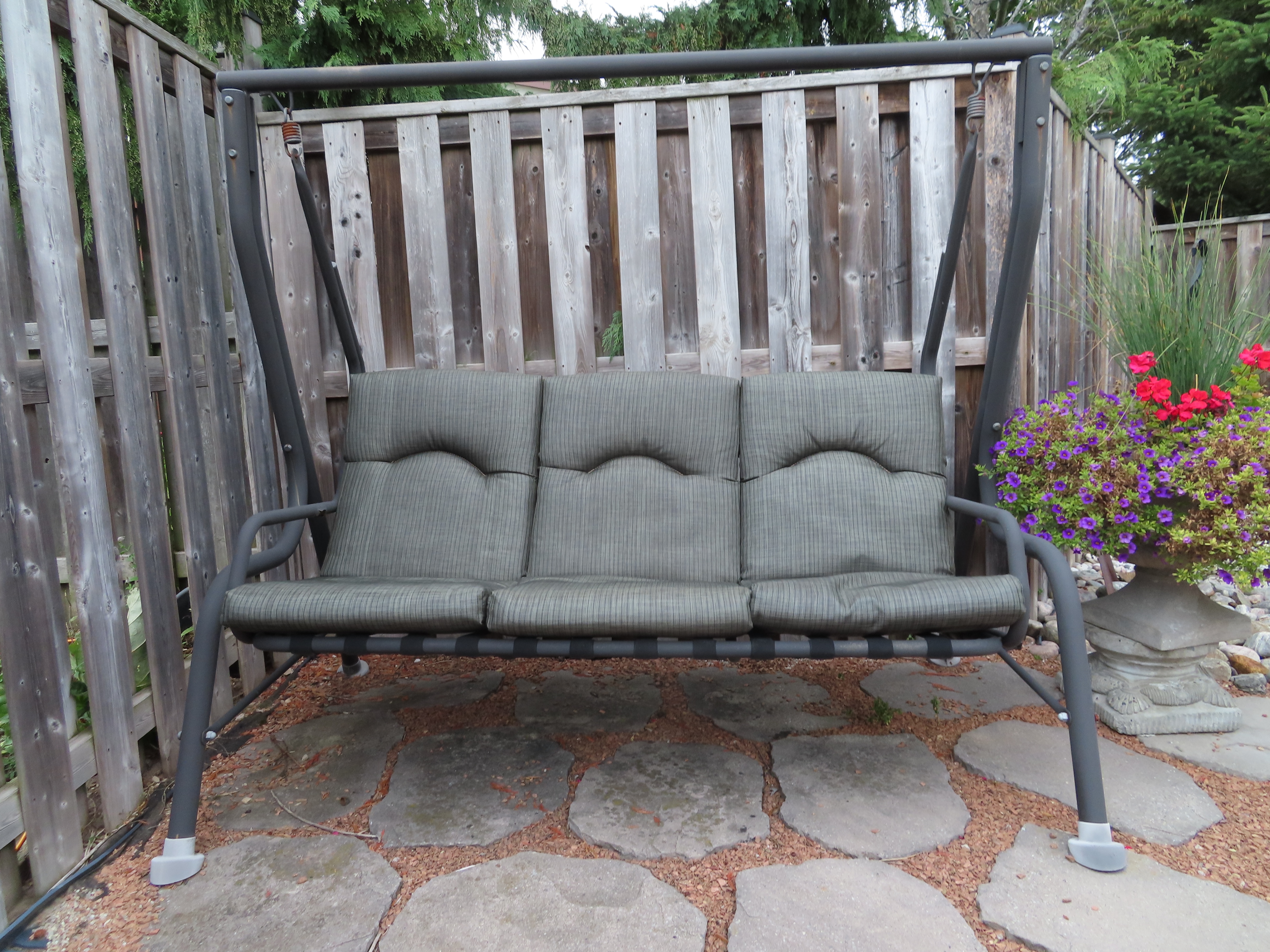 FREE - Three person swing in good condition.