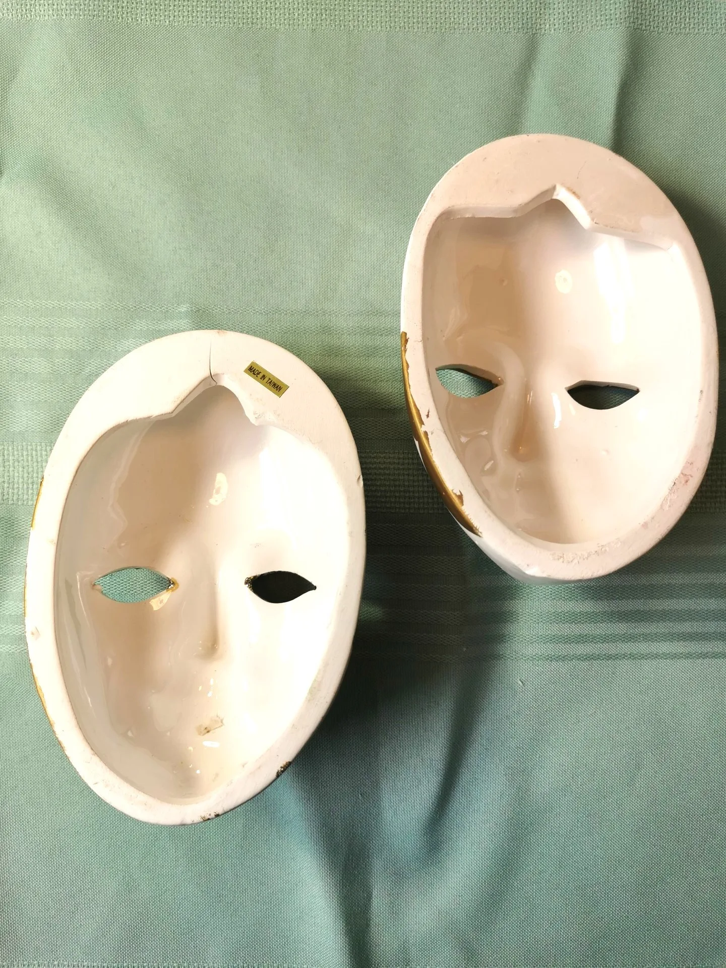 Pair of Vintage Ceramic Masks Hand Painted Made in Taiwan image indicator(10)