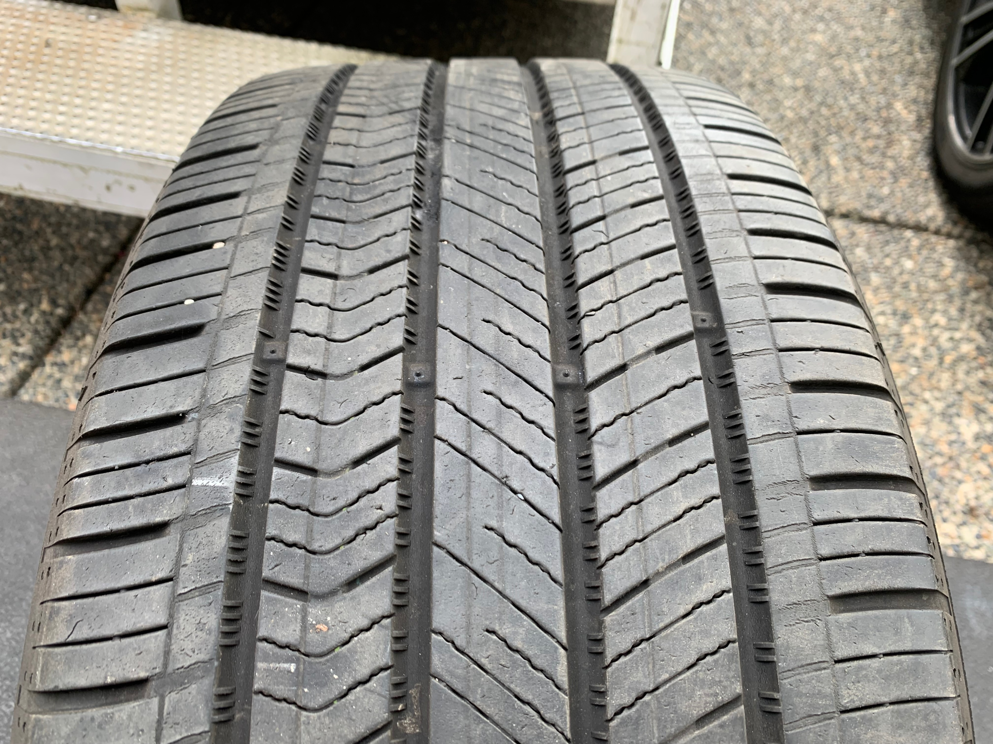 1 X single 255/45/19 Kumho Majesty 9 Solus TA91 EV 60% tread - photo 3