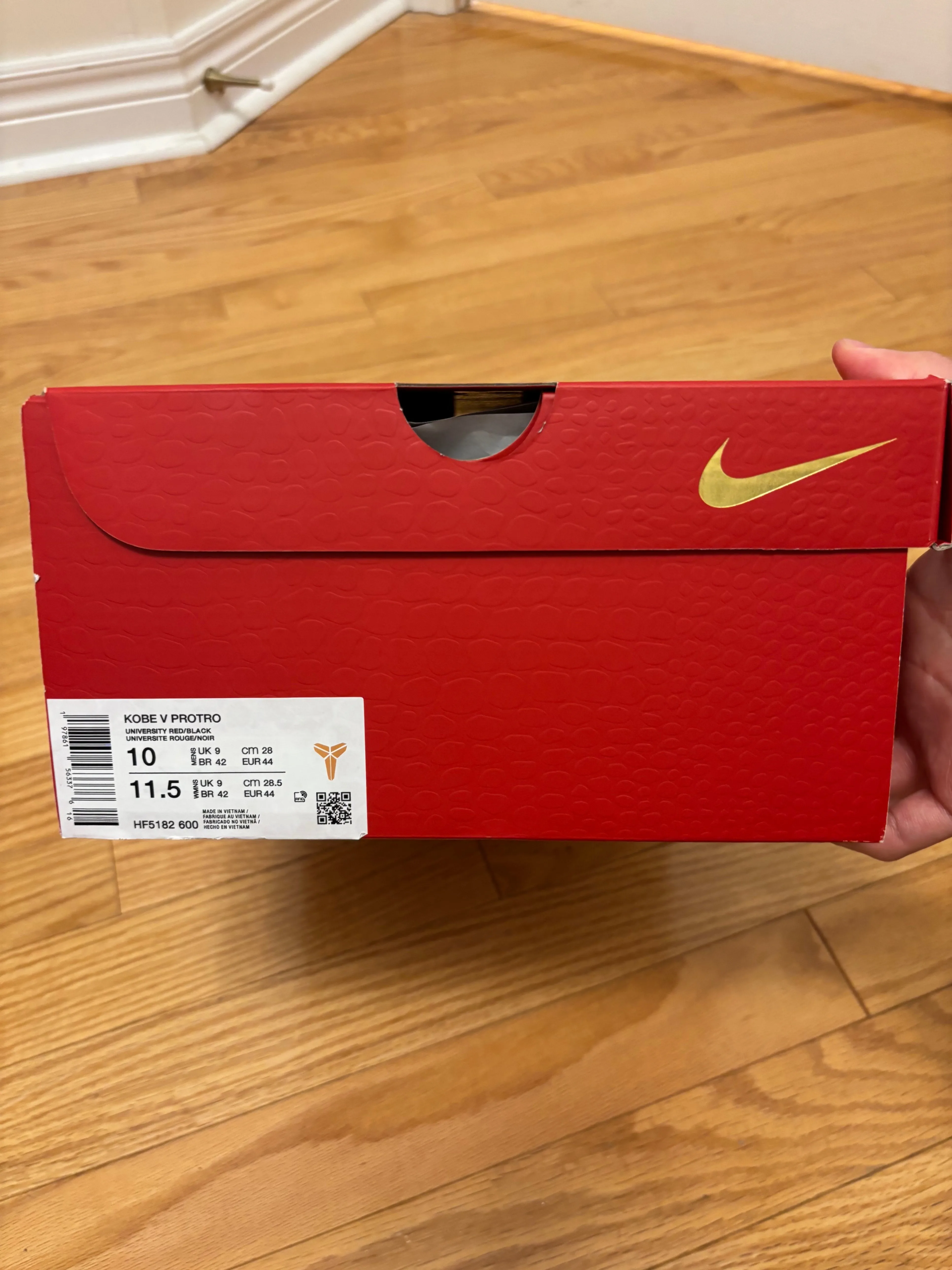 Last pair!Exclusive!Kobe 5 University Red Size 10 3000%Authentic image indicator(9)