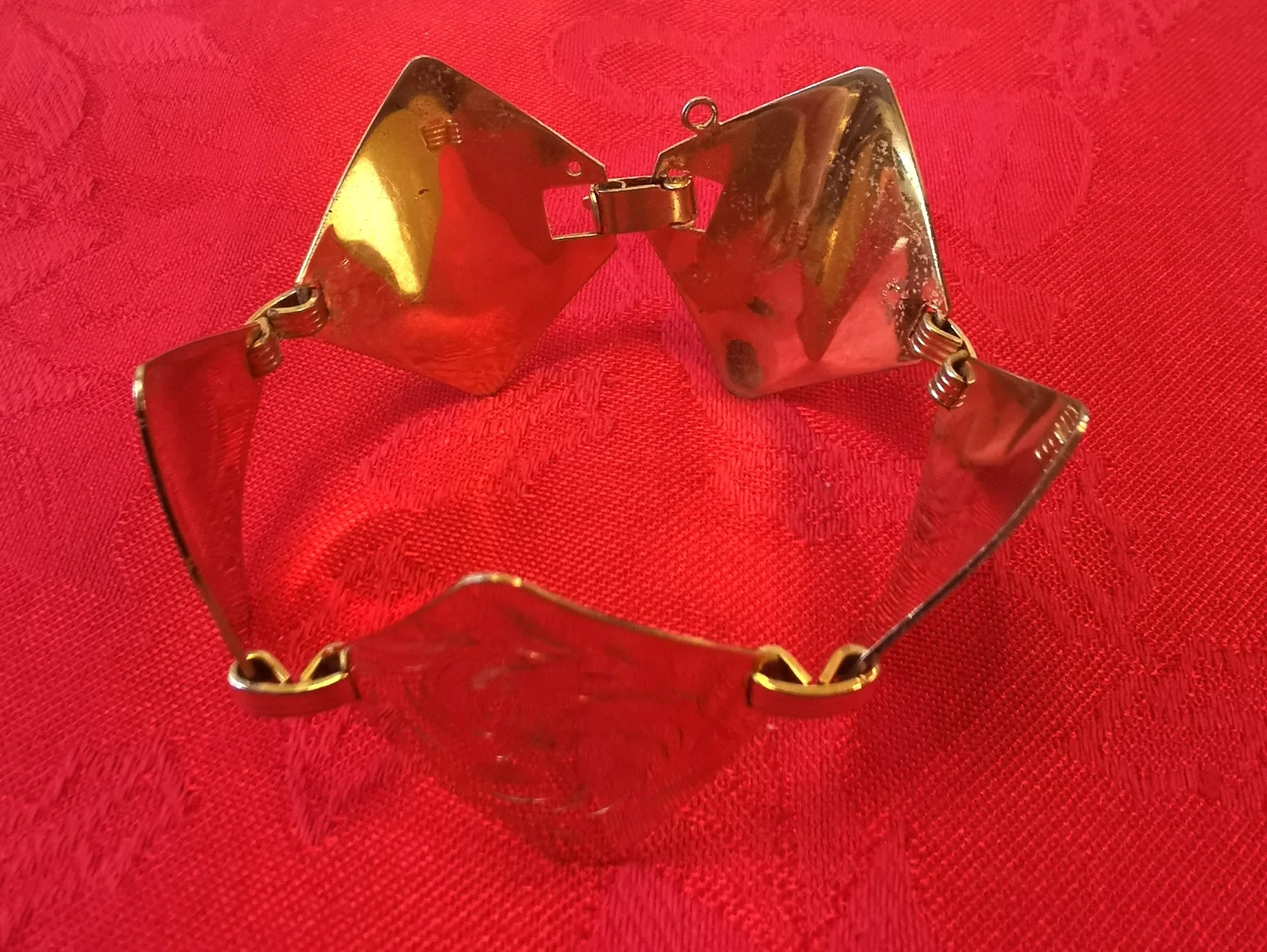 Bracelet 7" Size Med. Gold Toned Diamond Pattern Design Vintage image indicator(5)