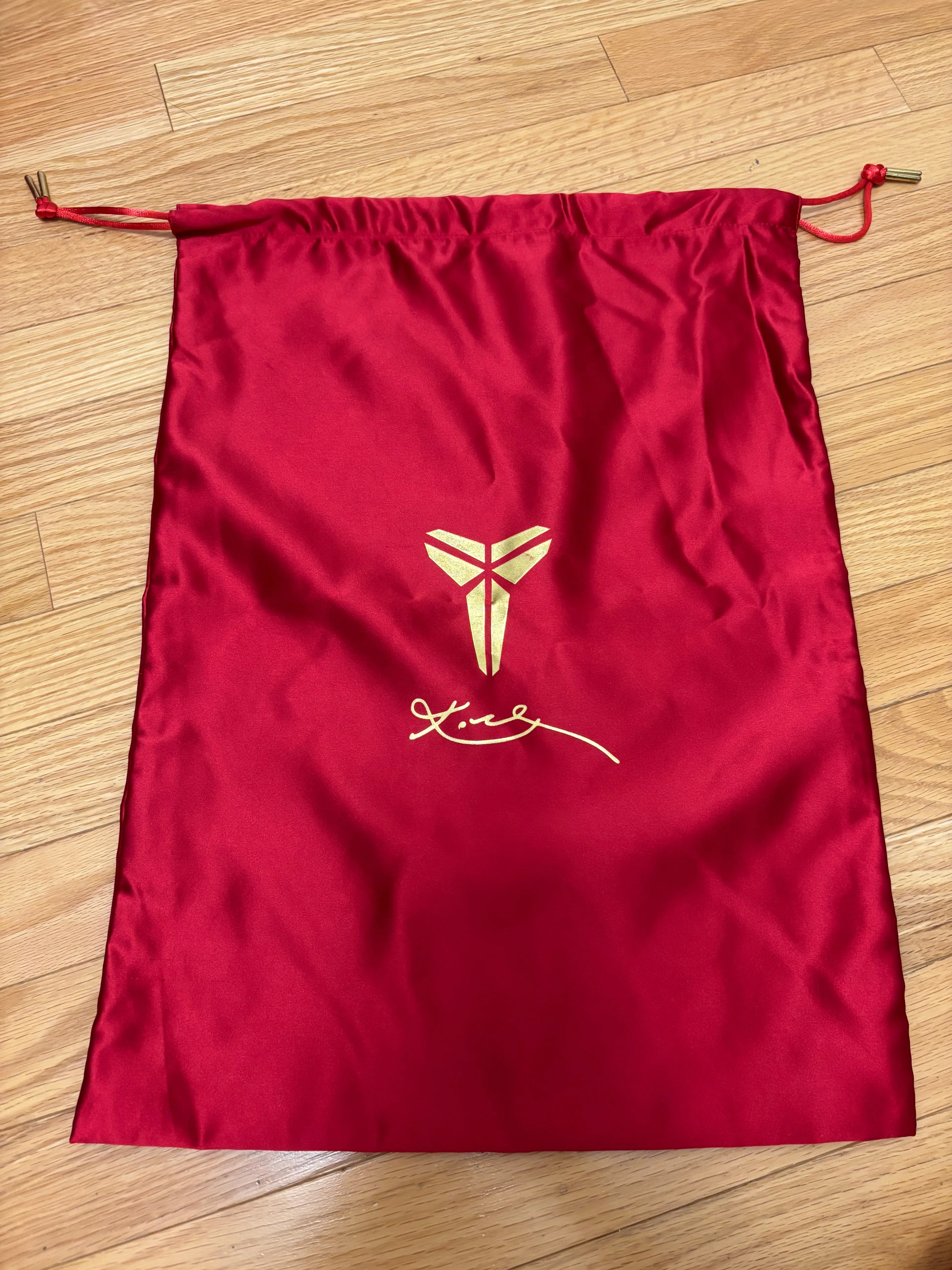 Last pair!Exclusive!Kobe 5 University Red Size 10 3000%Authentic image indicator(8)