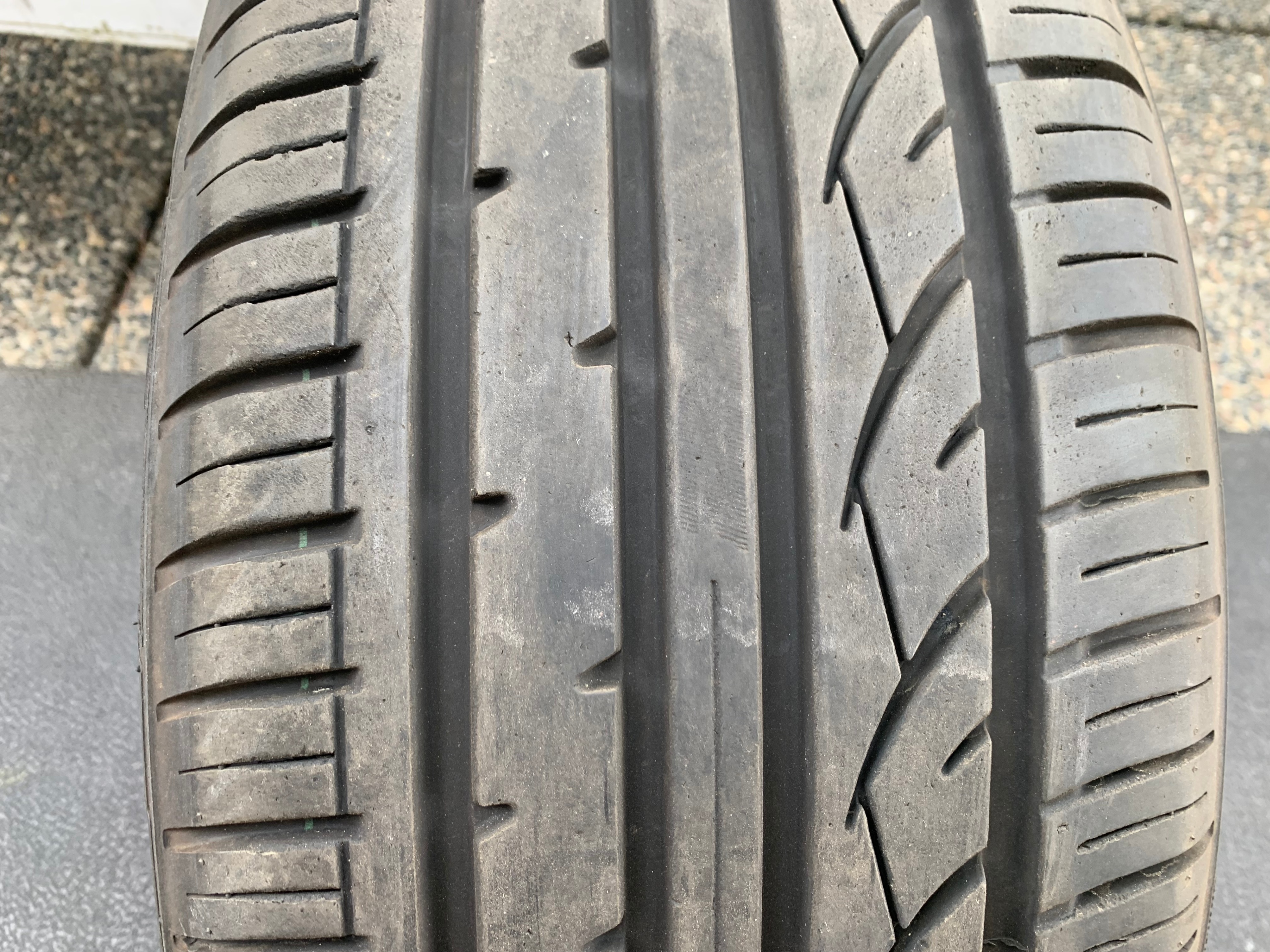 PAIR of235/45/18 98V Rydanz Roadster R02 with tread like new - photo 2