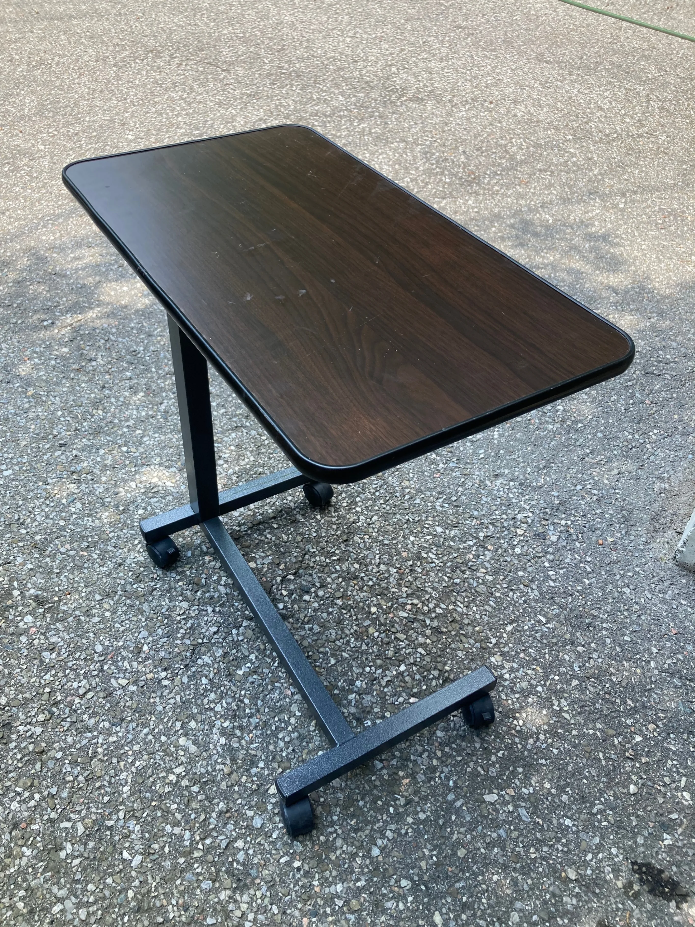 Table Adjustable Height and Rollers for Bed thumbnail