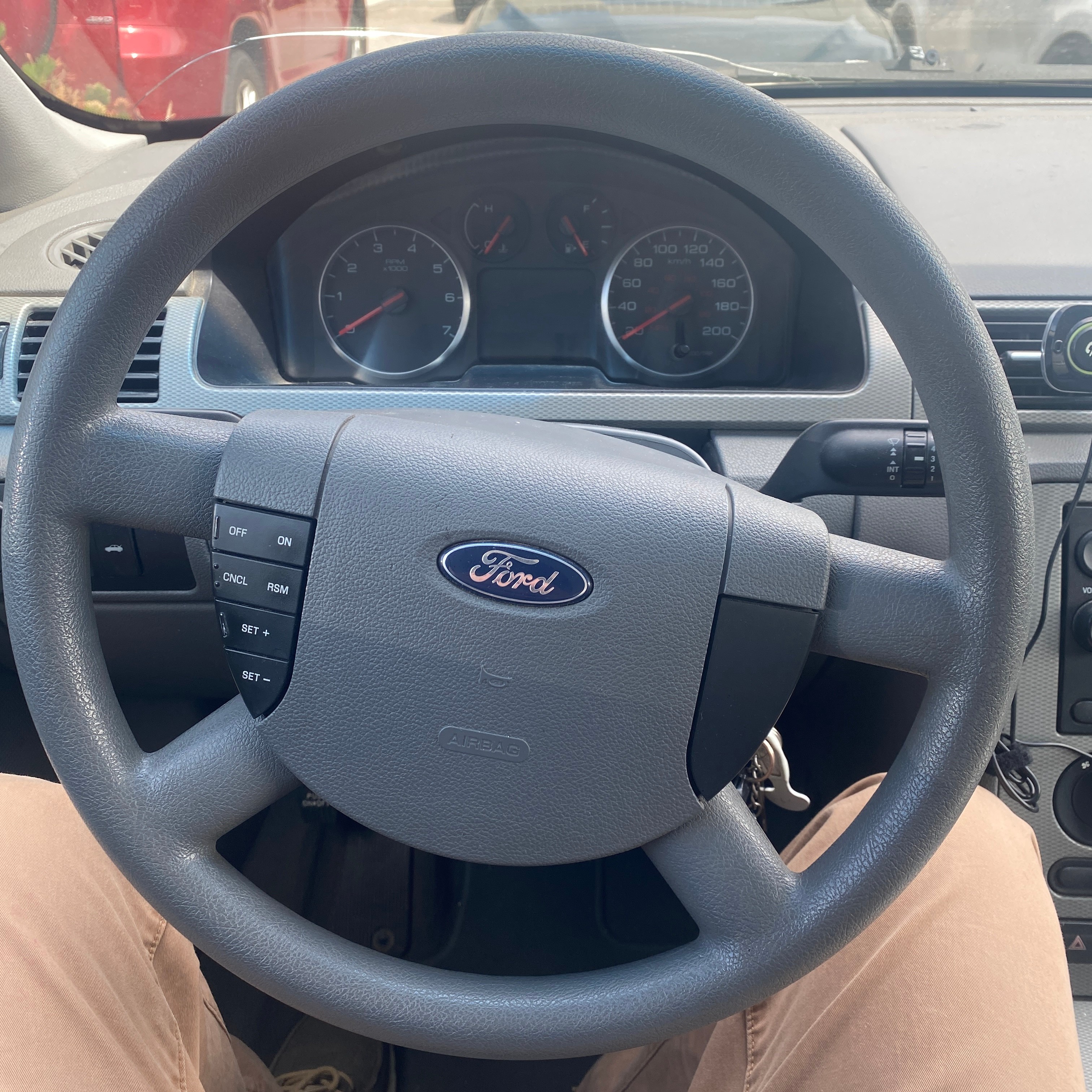 Reliable Sedan, Great for First Car! 2006 Ford Five Hundred - photo 4