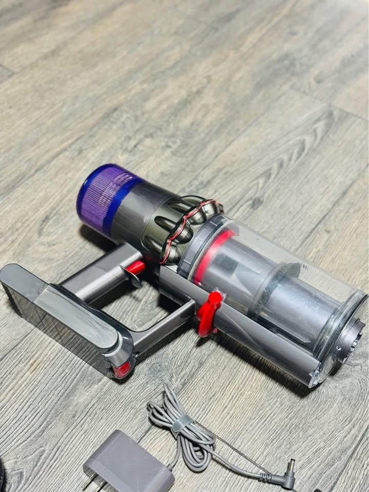 Dyson V11 Torque Drive & accessories! - photo 5