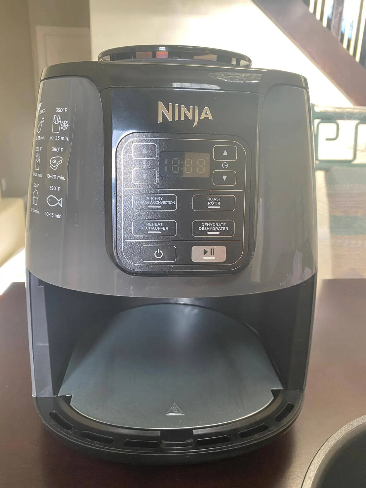 Ninja AF101C, Air Fryer, Black, 1550W 4QT image indicator(2)
