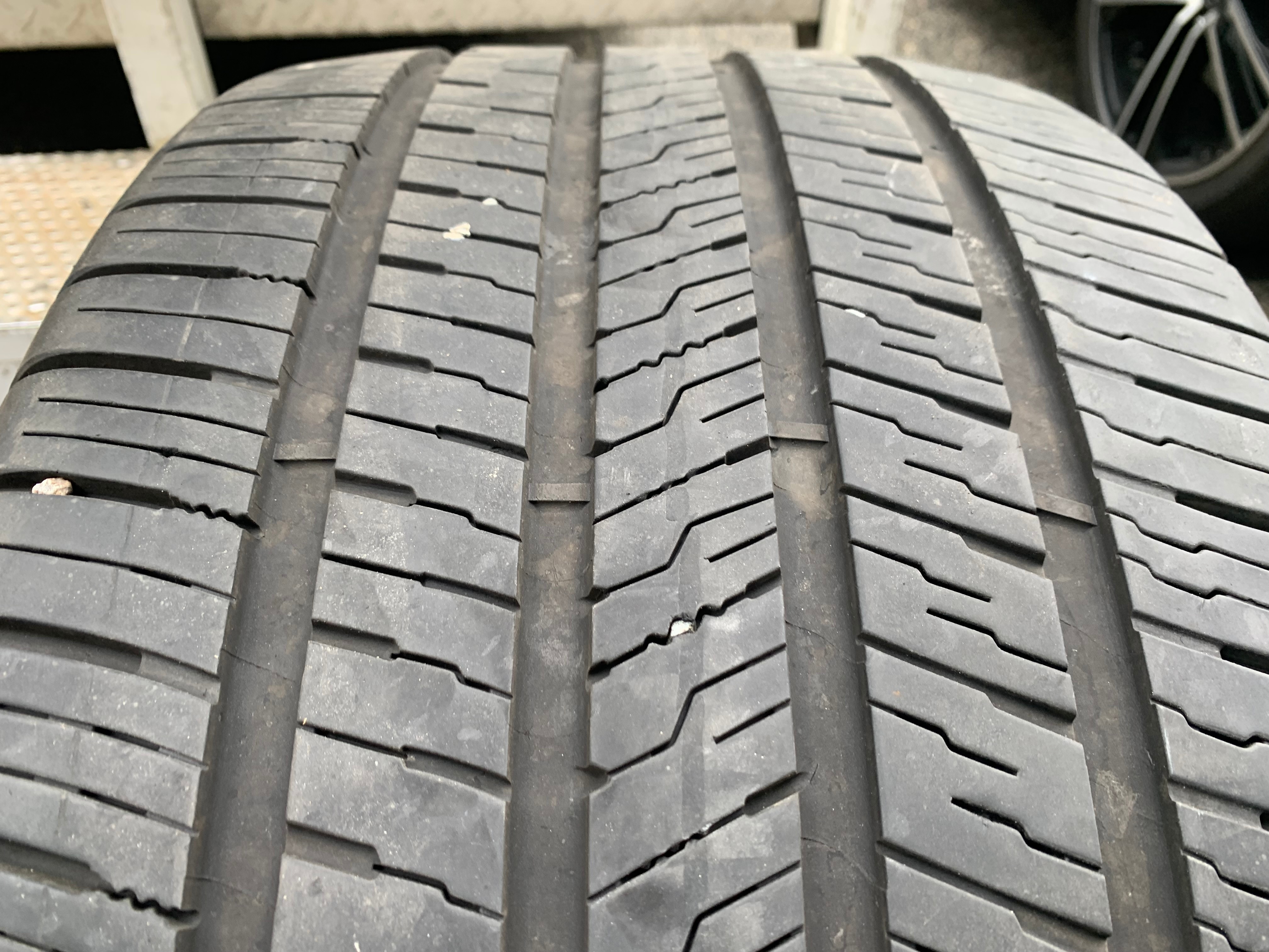 1 X single 275/35/21 Goodyear Electric drive 2 with 65% tread - photo 3