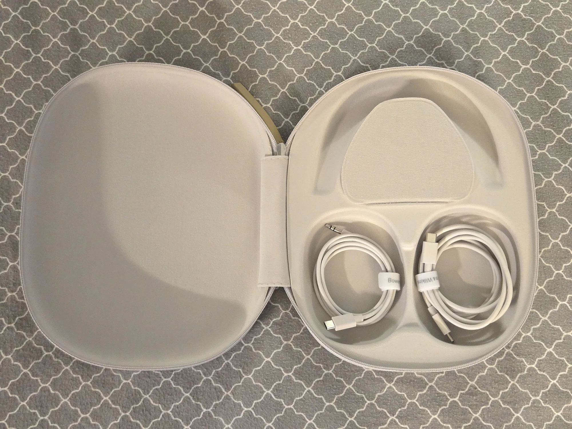 Bowers & Wilkins Px8 Tan image indicator(5)