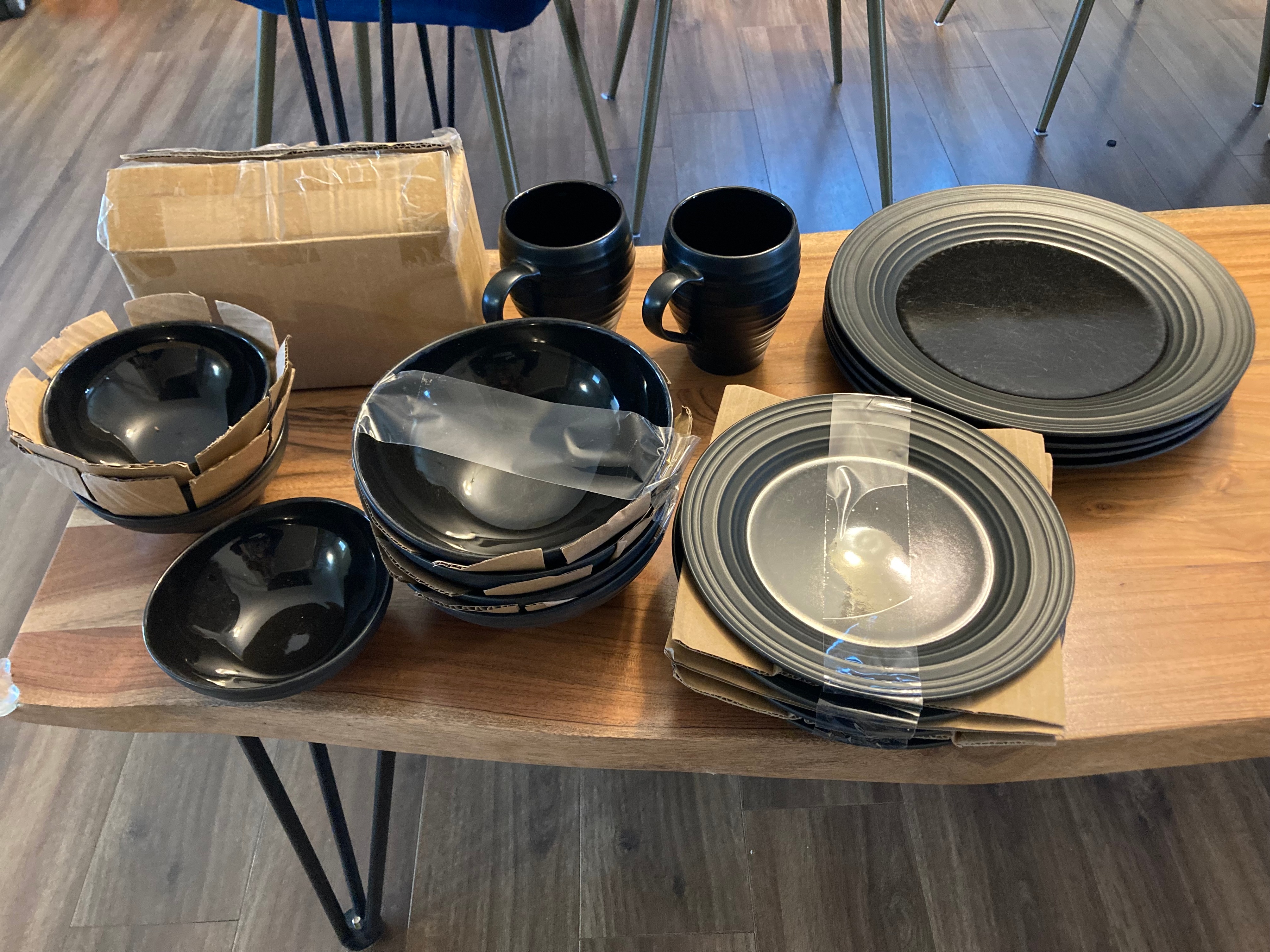 Black Dinnerware Set 20pc