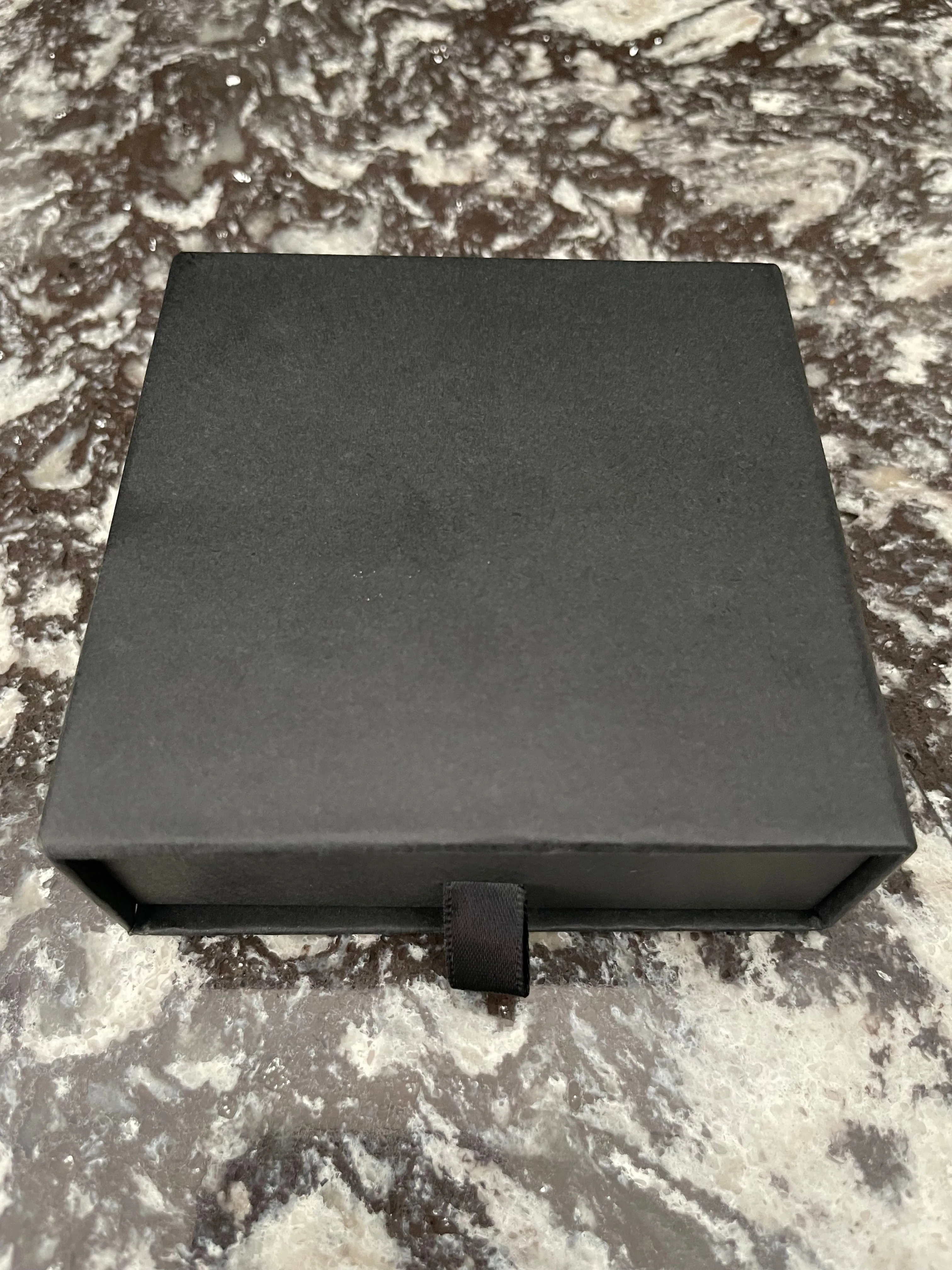 Earrings image indicator(4)