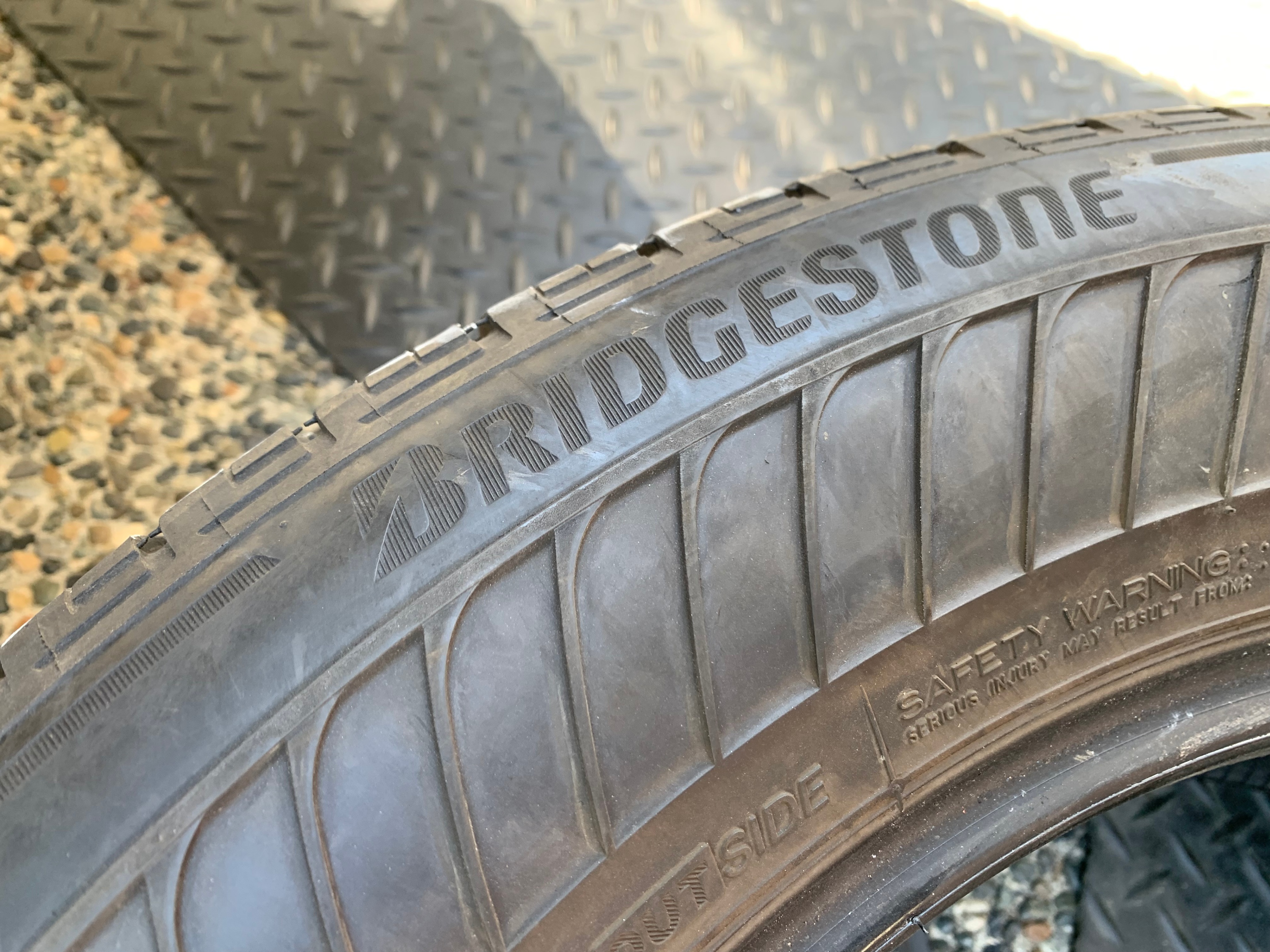 1 x single 235/60/18 RFT Bridgestone Alenza A/S 02 70% tread - photo 5