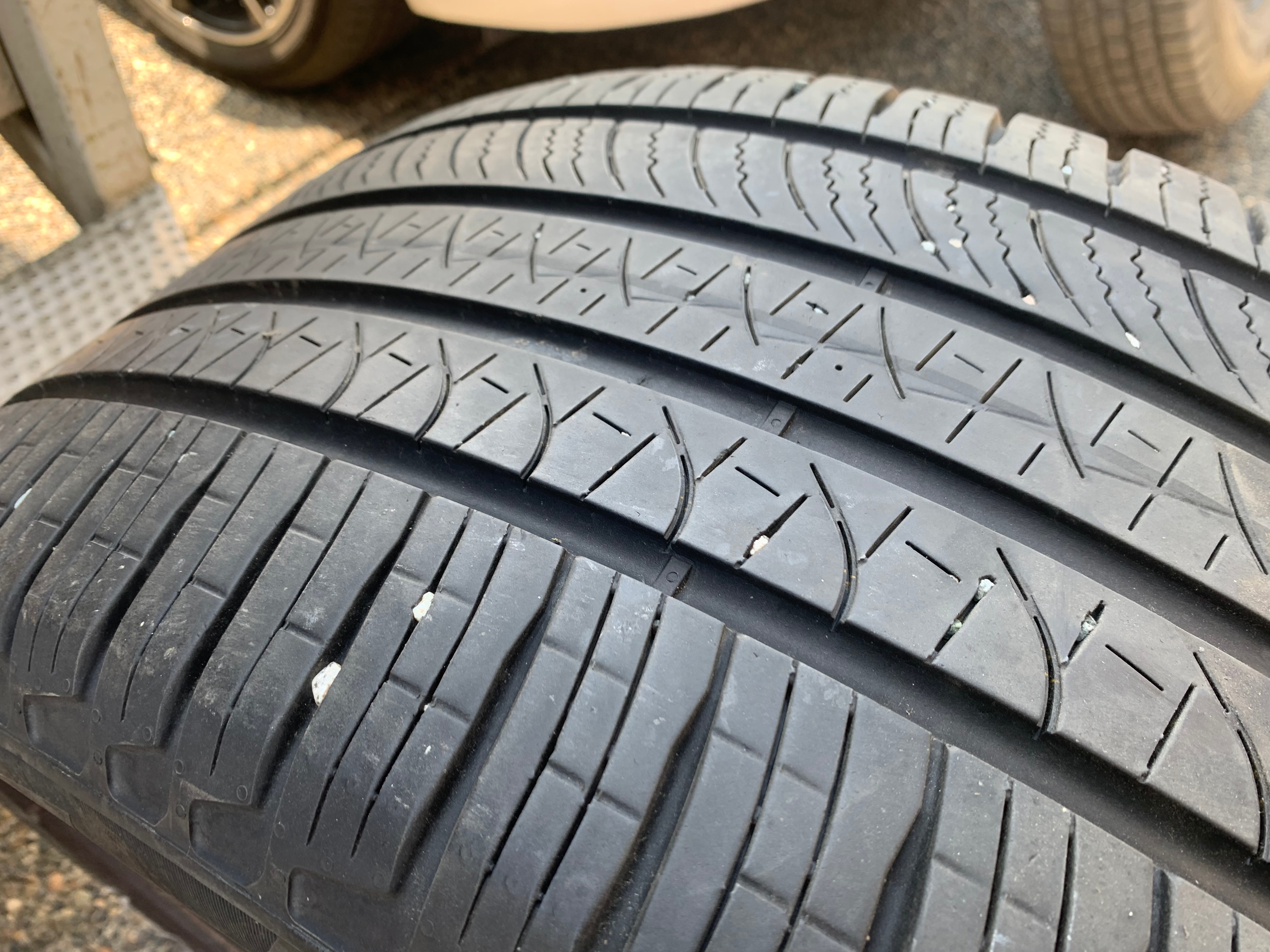 1 X single 275/40/22 Pirelli Scorpion Zero A/S LR with 60% tread - photo 4