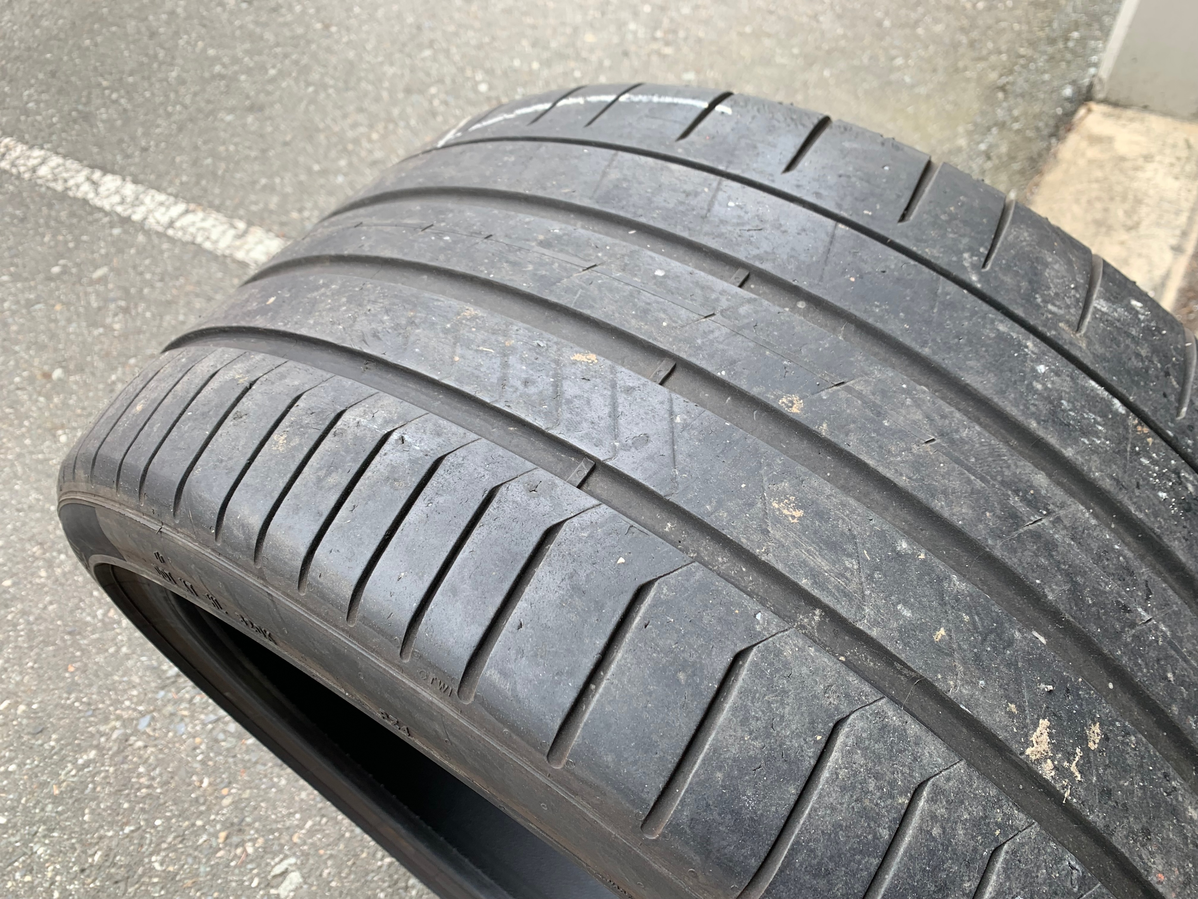 1 x single 305/30/21 Pirelli Pzero PZ4 100Y with 60% tread - photo 4