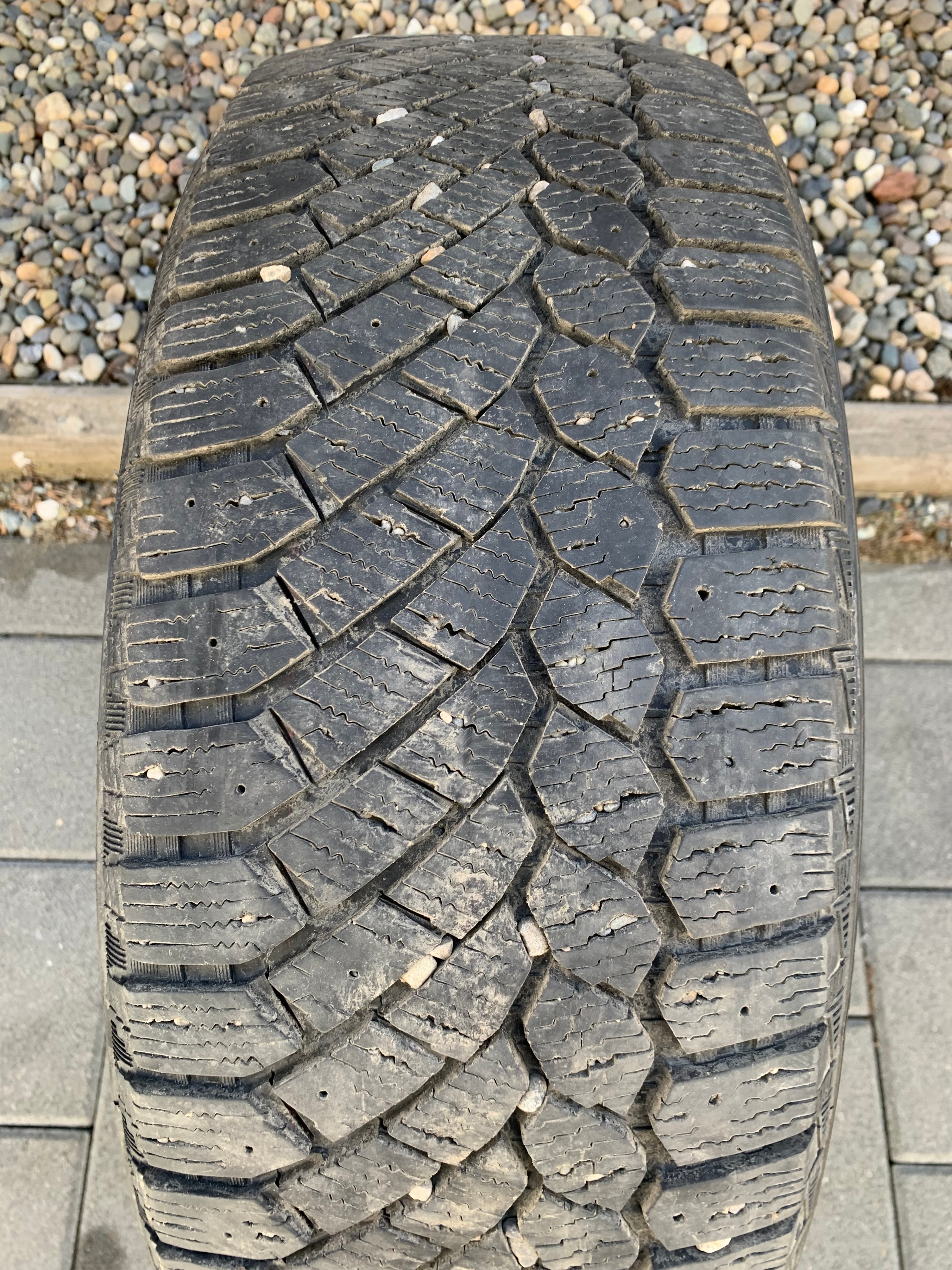 1 x single 225/55/18 M+S 102T Nord Frost 200 Gislaved 90% tread