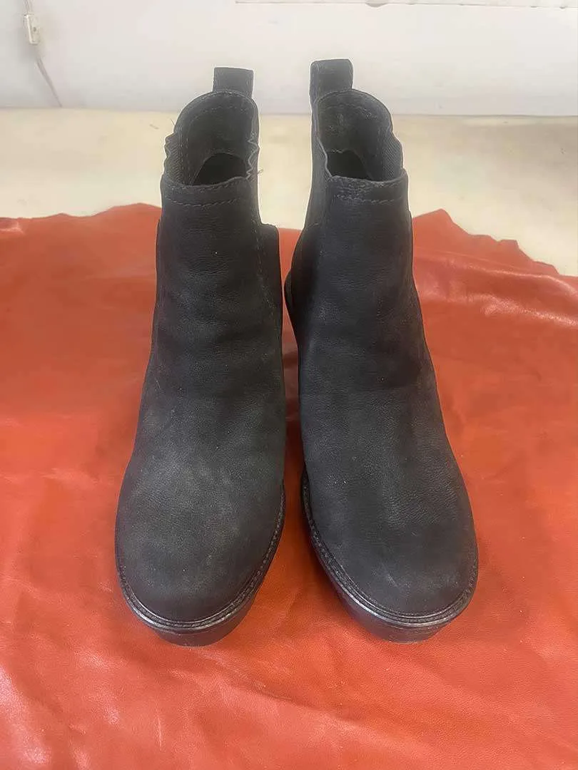 Vince Camuto Serrated Sole Wedge Booties size 5.5 Barely worn thumbnail