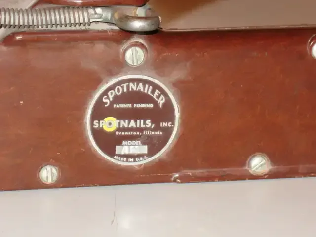 Manual Flooring Stapler, with Mallot image indicator(8)