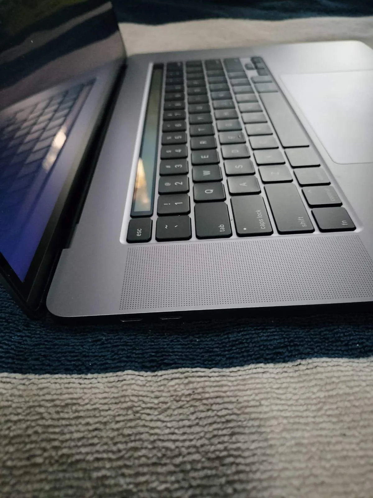 MacBook Pro (16-inch, 2019), Perfect condition image indicator(5)