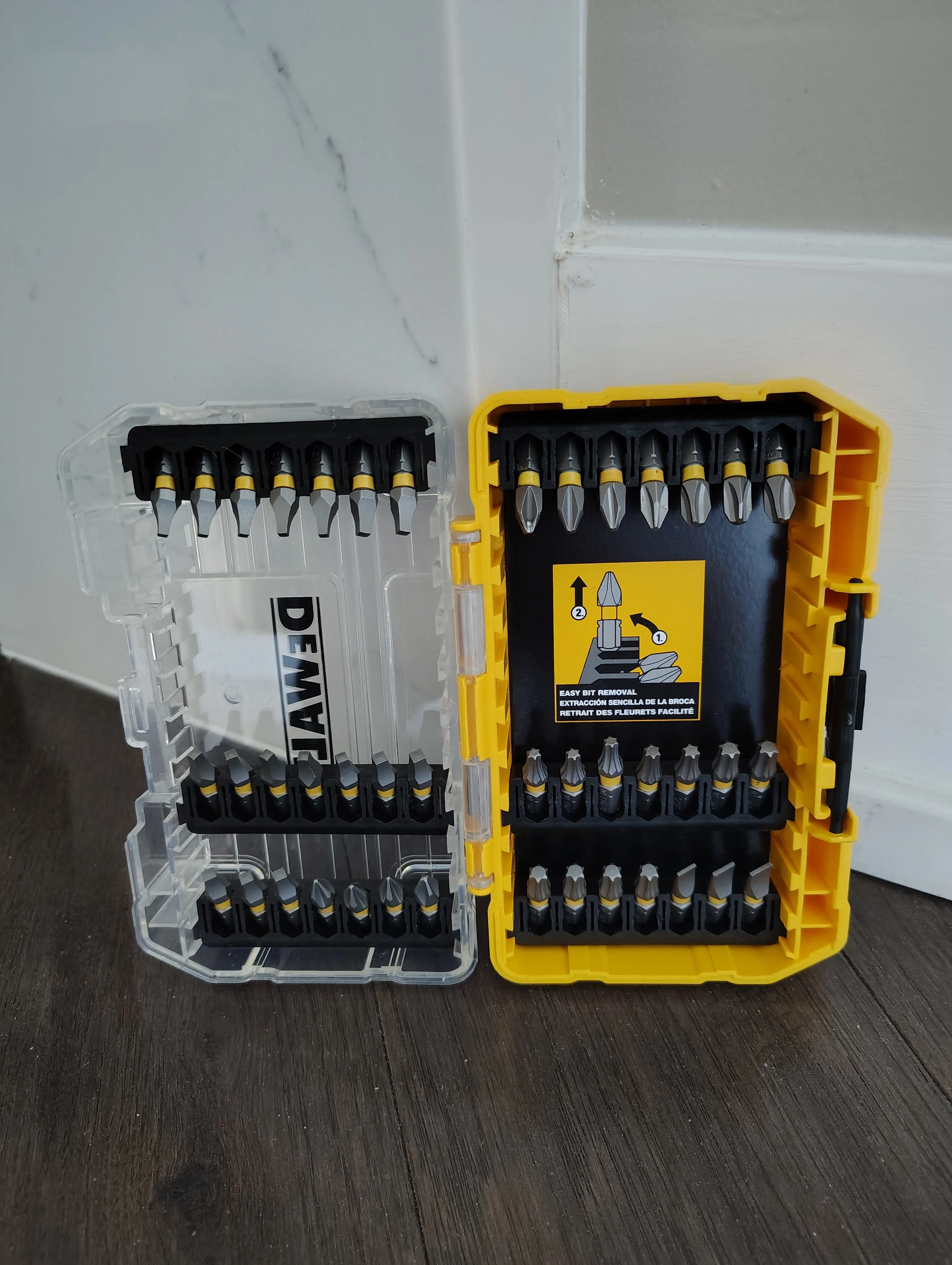 NEW DEWALT MAX Fit Screw Bit Set (42-Piece) in Tough Case thumbnail