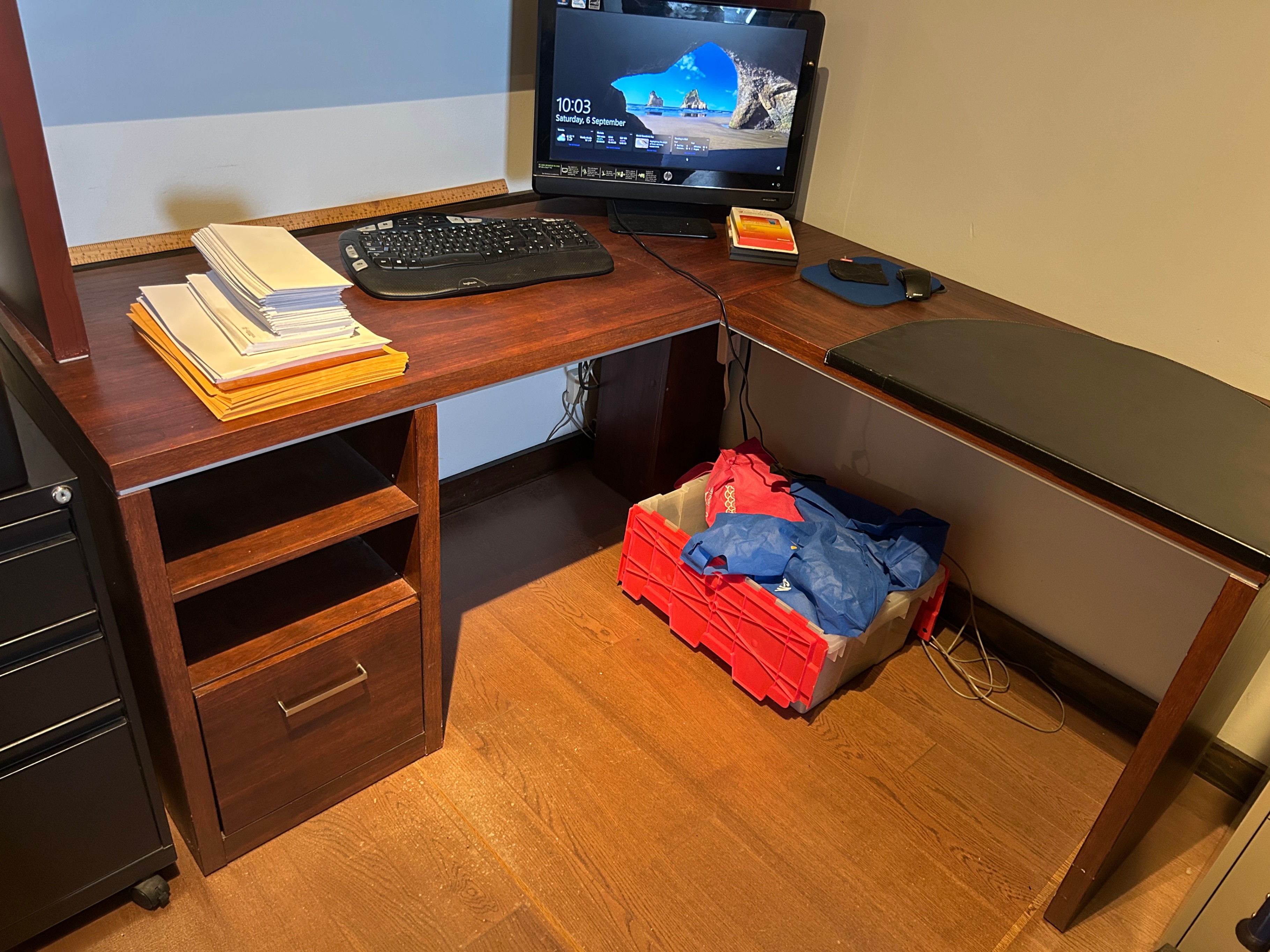 Office Desk - L-shaped