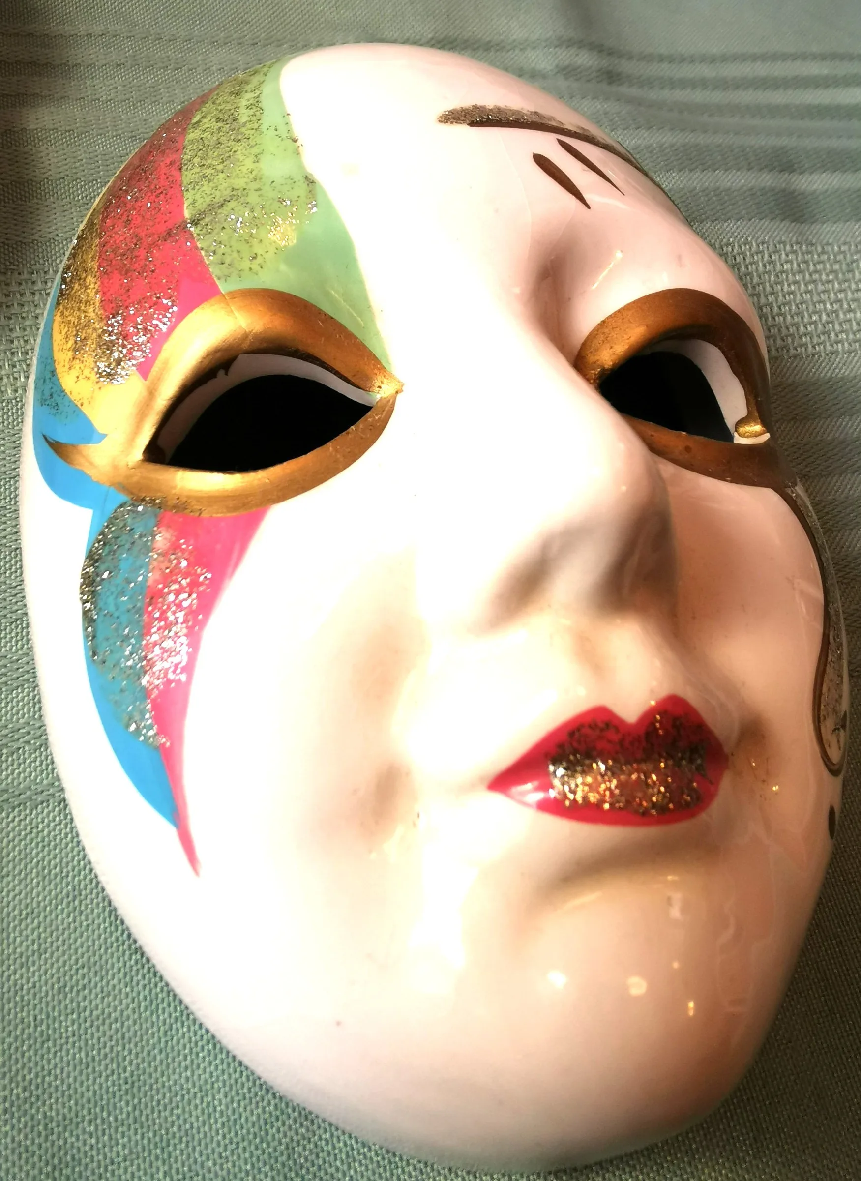 Pair of Vintage Ceramic Masks Hand Painted Made in Taiwan image indicator(7)