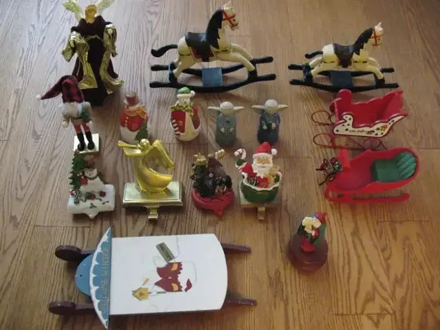 COMPLETE Christmas Tree, Lights, Decorations, and Ornaments image indicator(8)