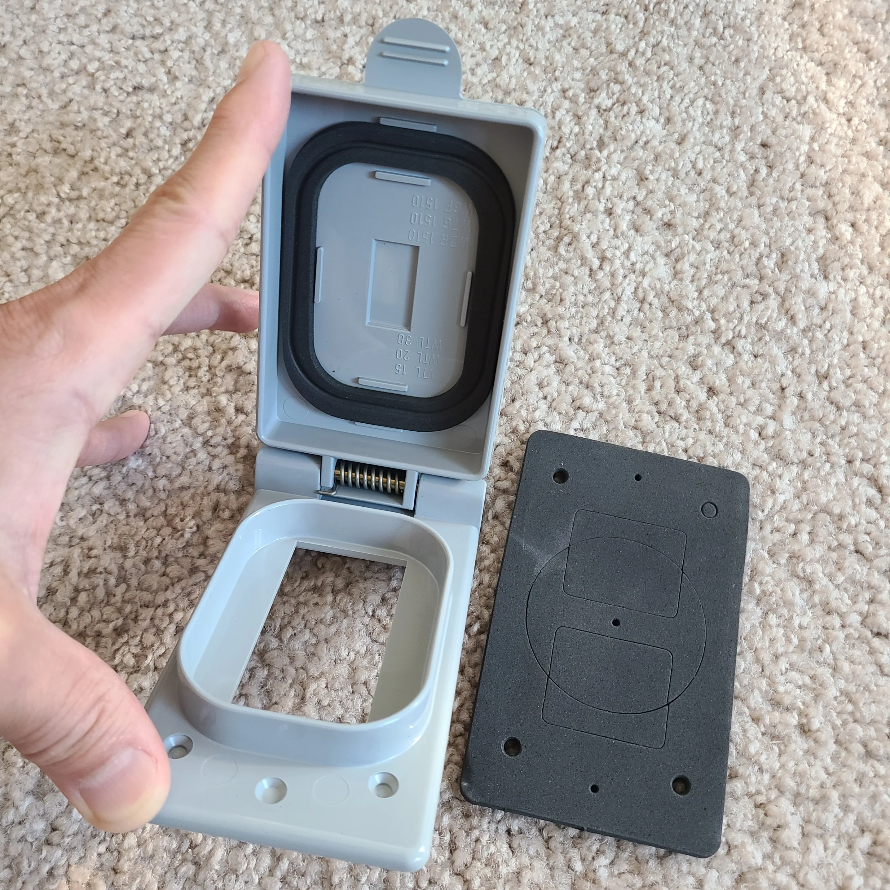 Scepter® 077785 WGF15/10 Receptacle Cover image indicator(4)