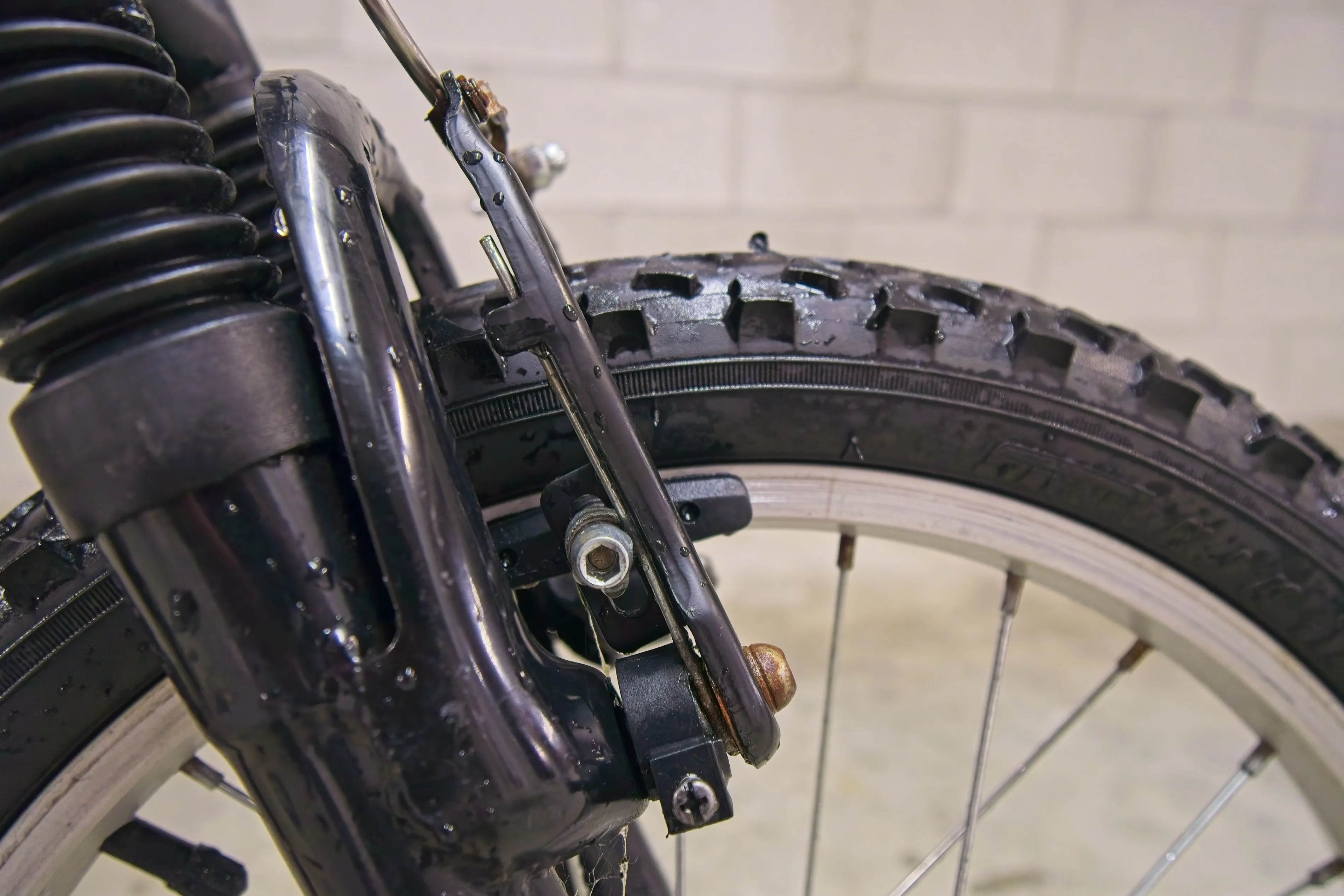 CCM Ruckus Kids' Bike, Black & Purple, 18-in image indicator(3)