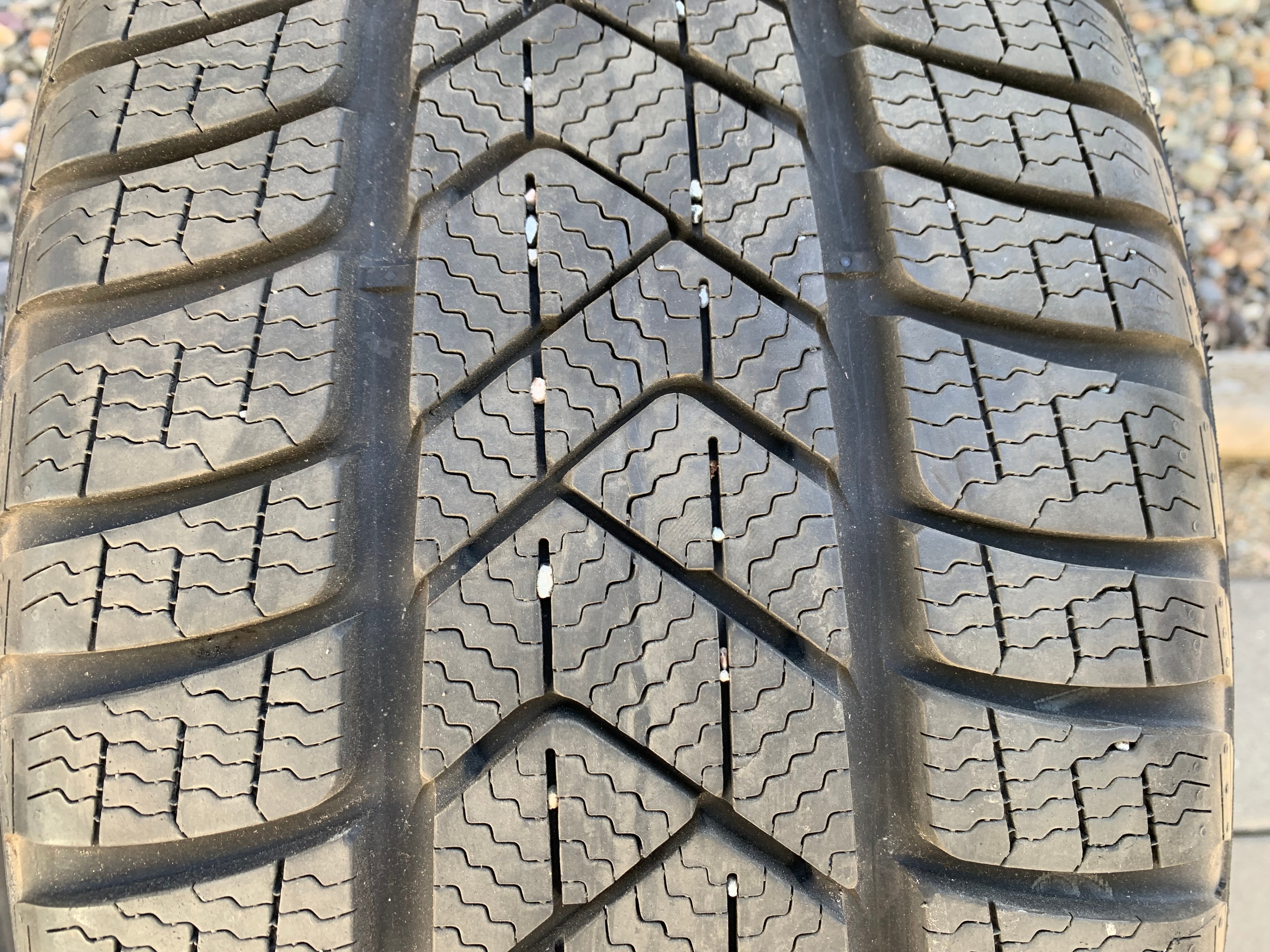 1 X single 245/45/19 Pirelli Sottozero 3 LM1 with 90% tread - photo 2