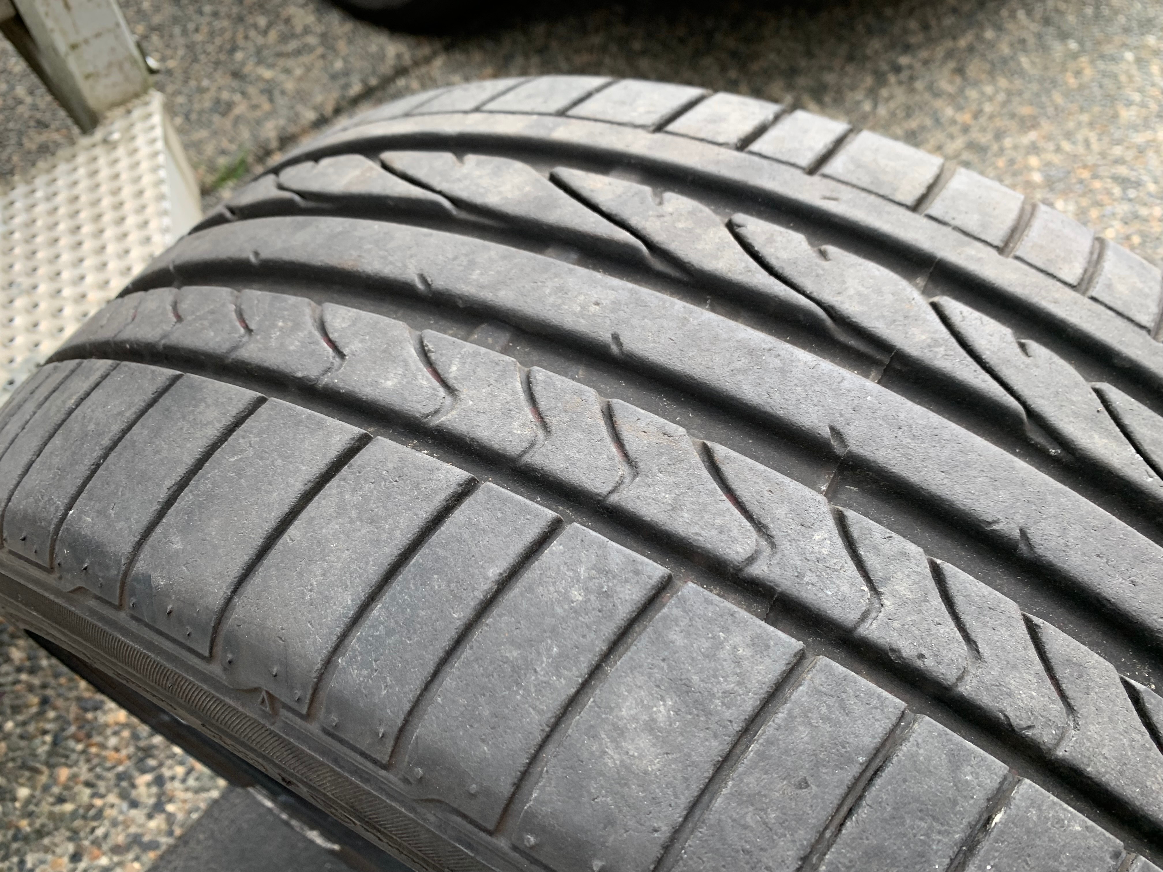 1 X single 235/40/19 Bridgestone Potenza RE050A with 85% tread - photo 4