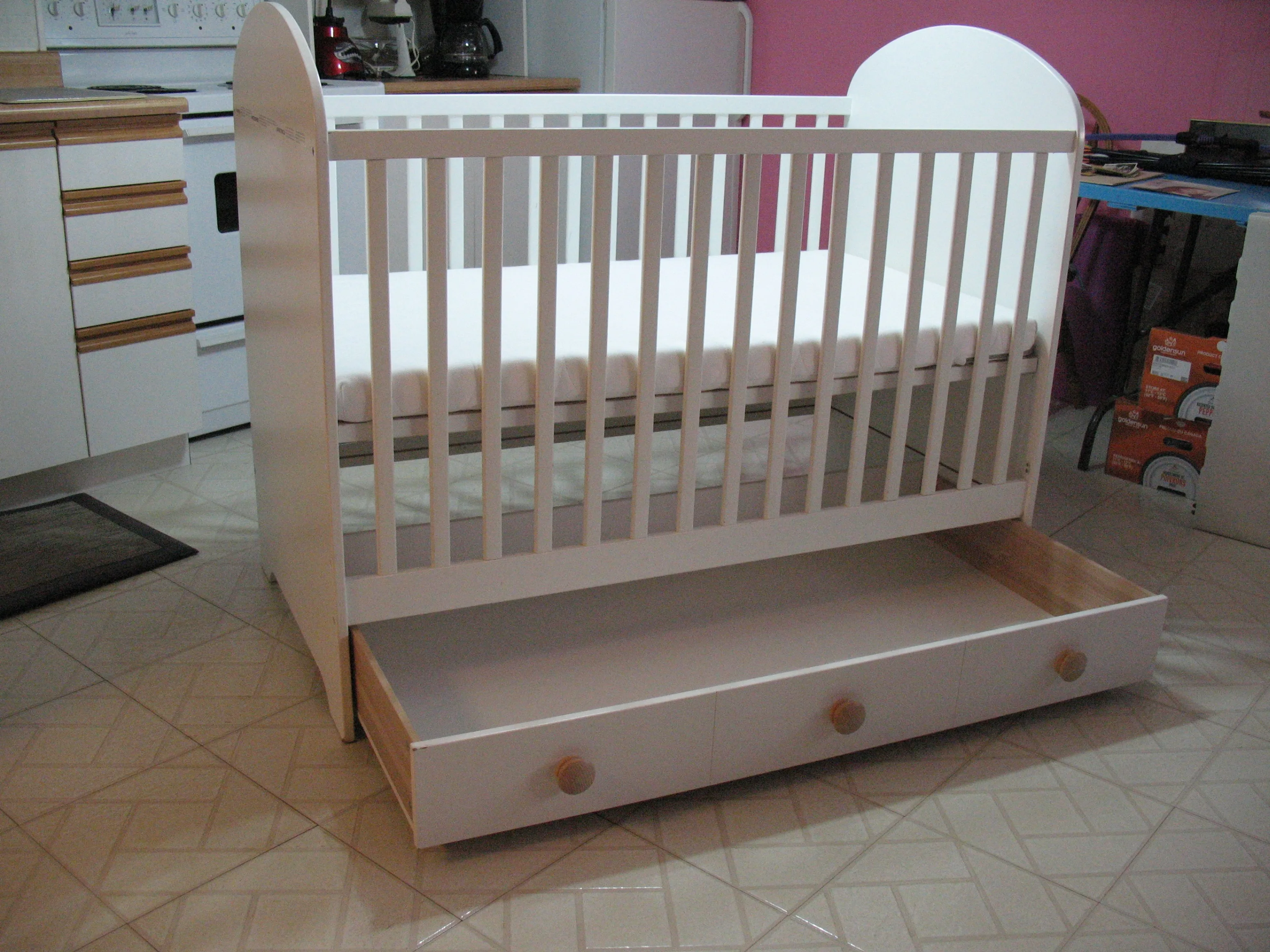 Baby Crib, LIKE NEW (with Free Mattress) image indicator(5)