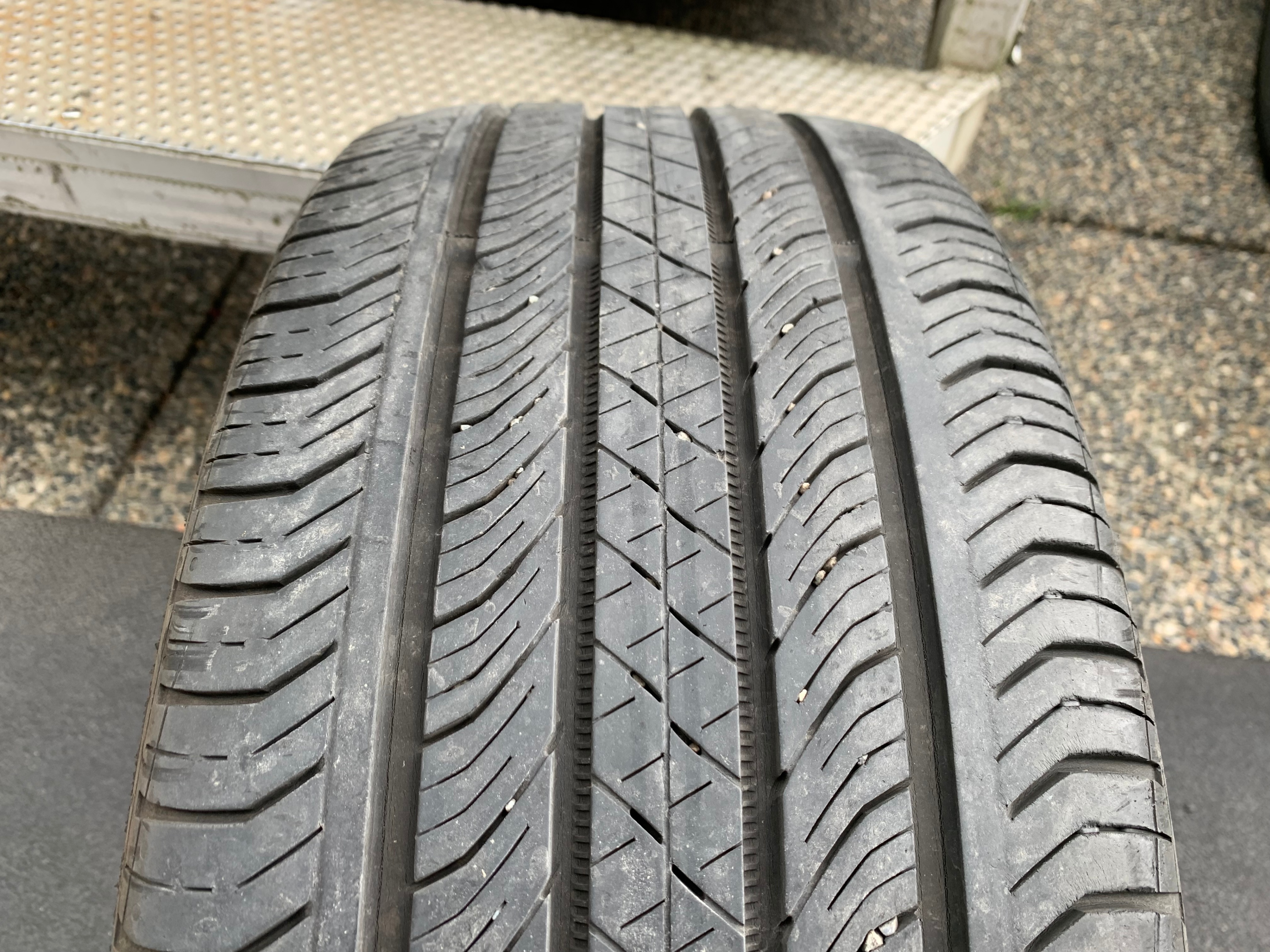 1 X single 235/45/18 Continental Pro contact TX with 60% tread - photo 3