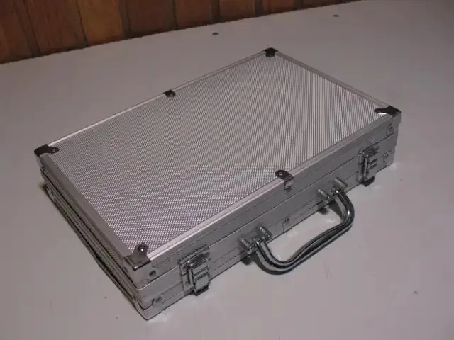 BICYCLE 200 plus Pieces Poker Set, LIKE NEW image indicator(8)