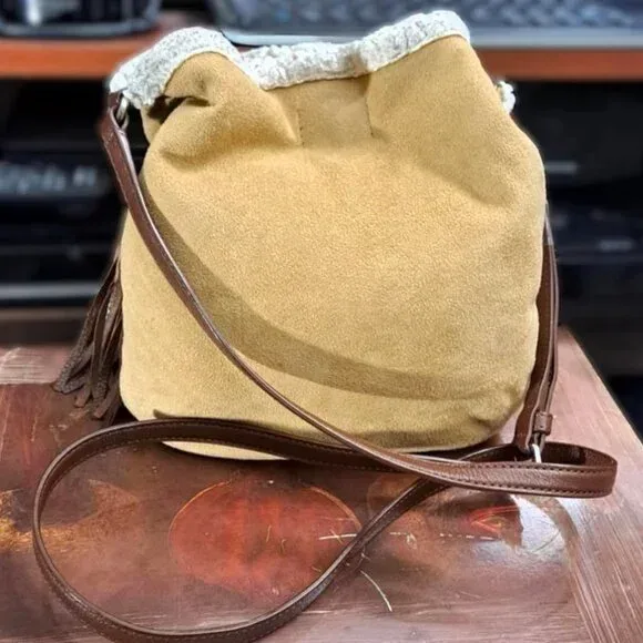 Michael Kors Sling Bag Genuine Leather Strap & Tassel🥕 image indicator(6)