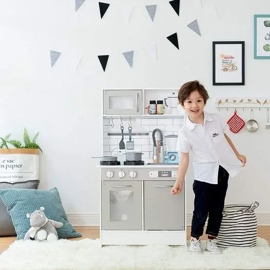 Teamson Kids, Little Chef Valencia Classic Kids Kitchen Set Toy image indicator(3)