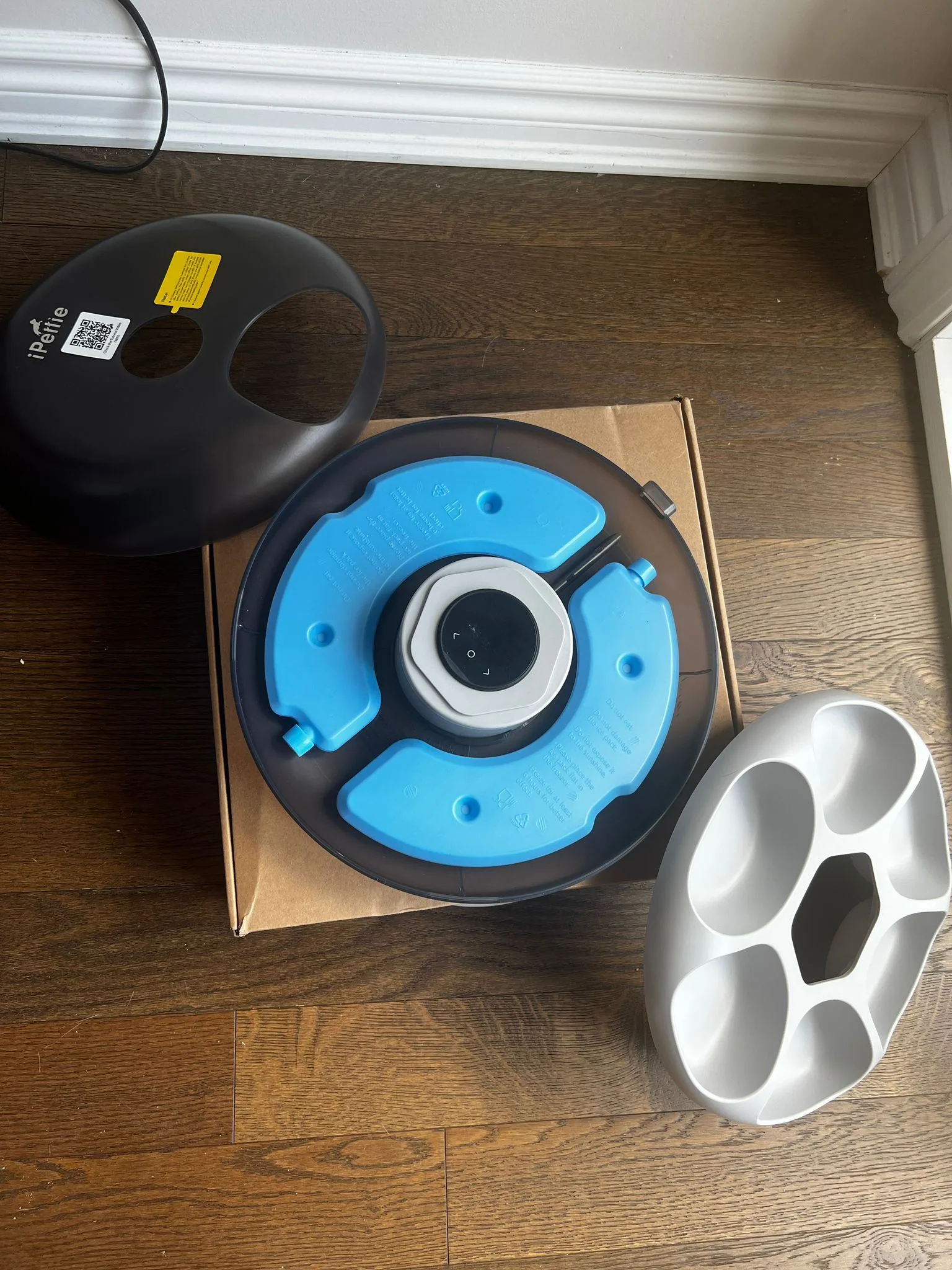 iPettie Donut Frost WiFi Automatic Pet Feeder (6 Meals) image indicator(2)